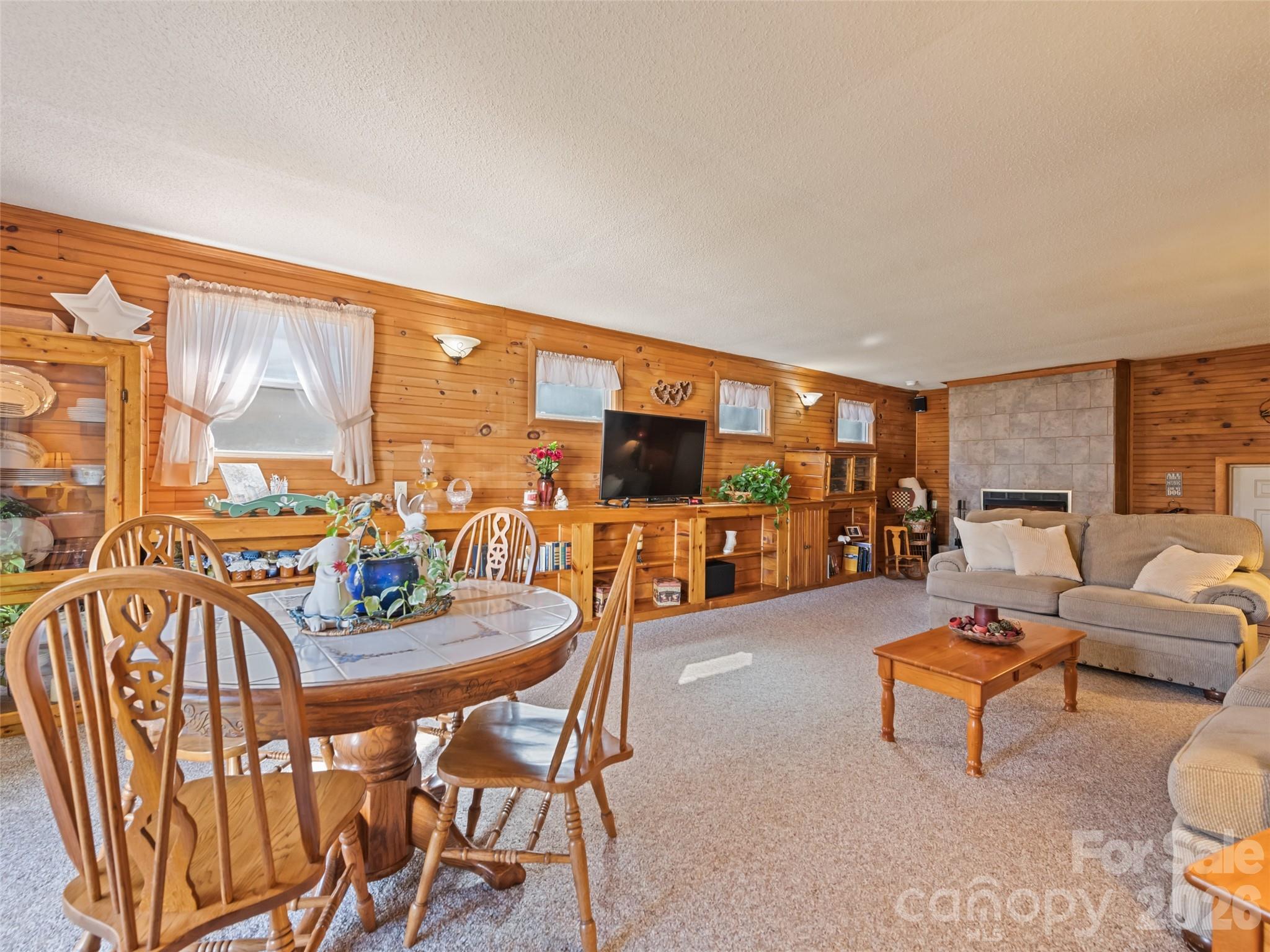 136 Peaceful Valley Drive Property Photo 14