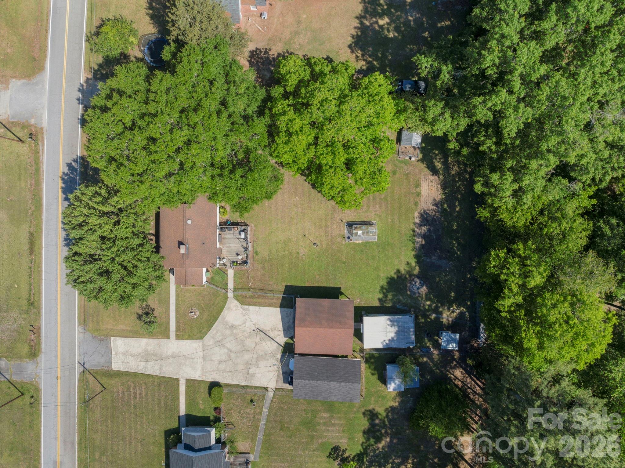 1599 Hillcrest Avenue Property Photo 2
