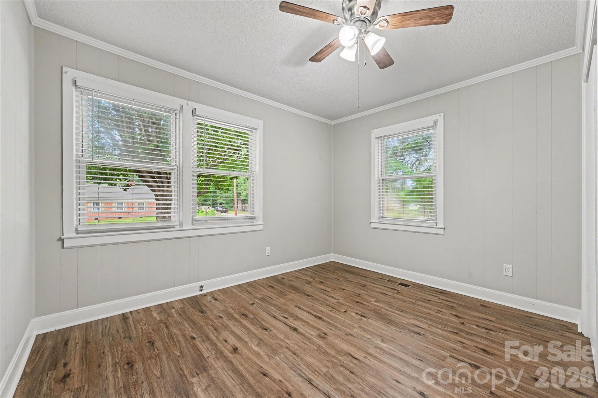 1599 Hillcrest Avenue Property Photo 12