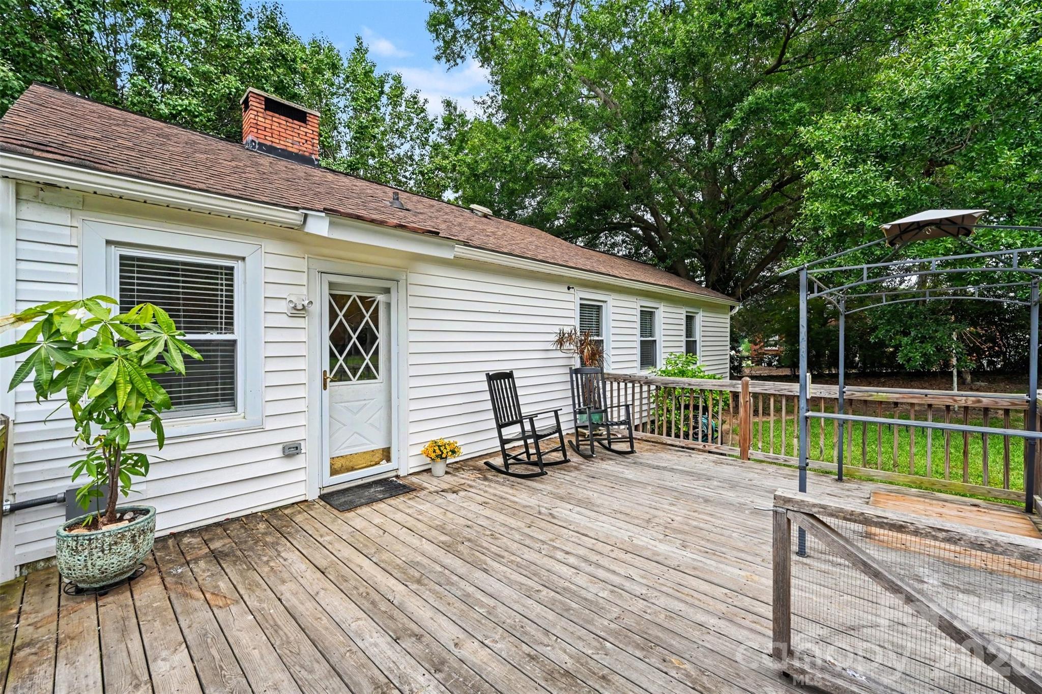 1599 Hillcrest Avenue Property Photo 14