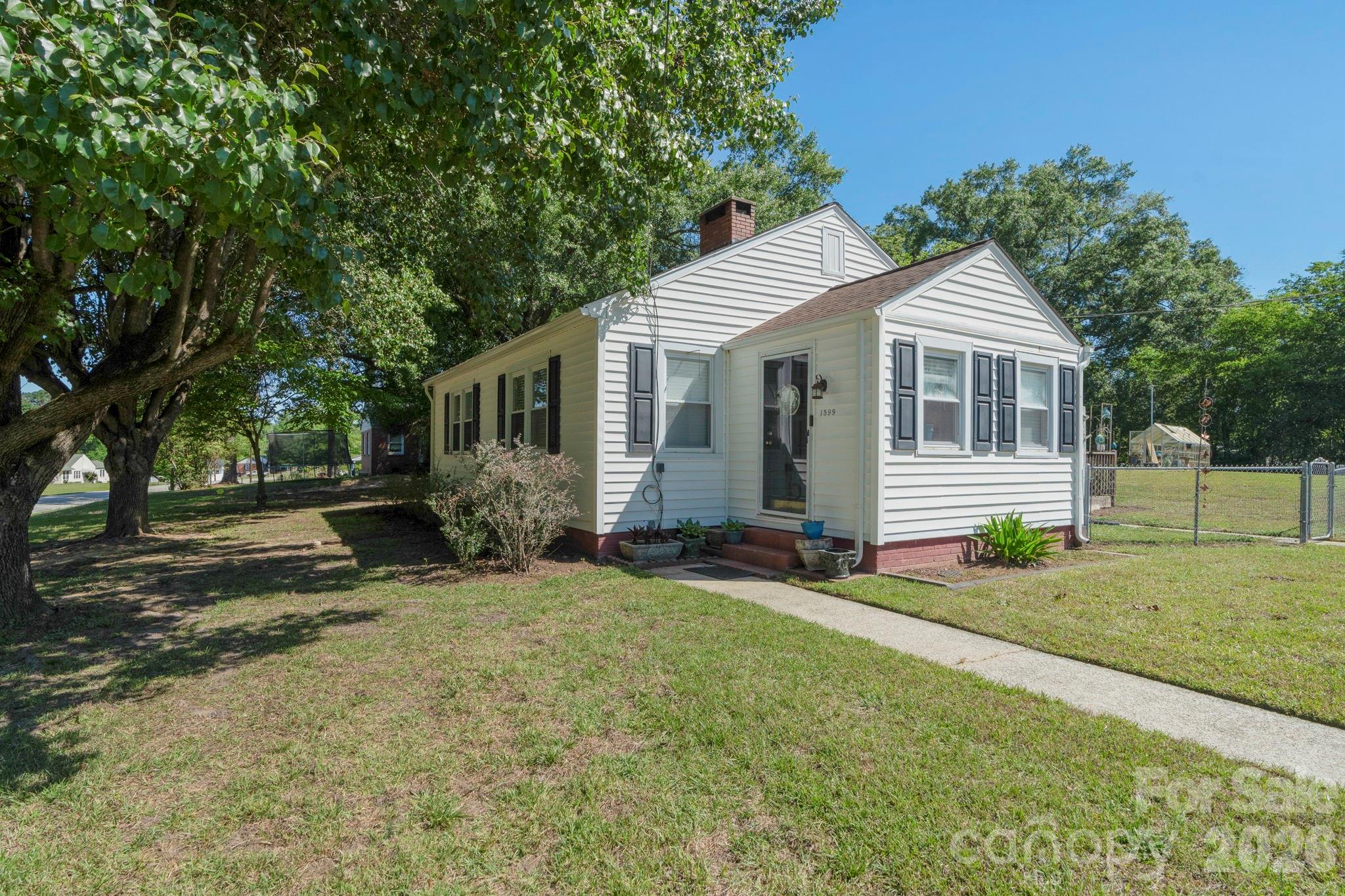 1599 Hillcrest Avenue Property Photo 29