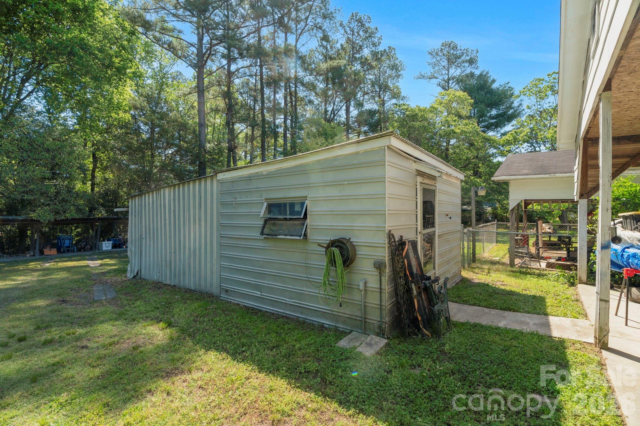 1599 Hillcrest Avenue Property Photo 34