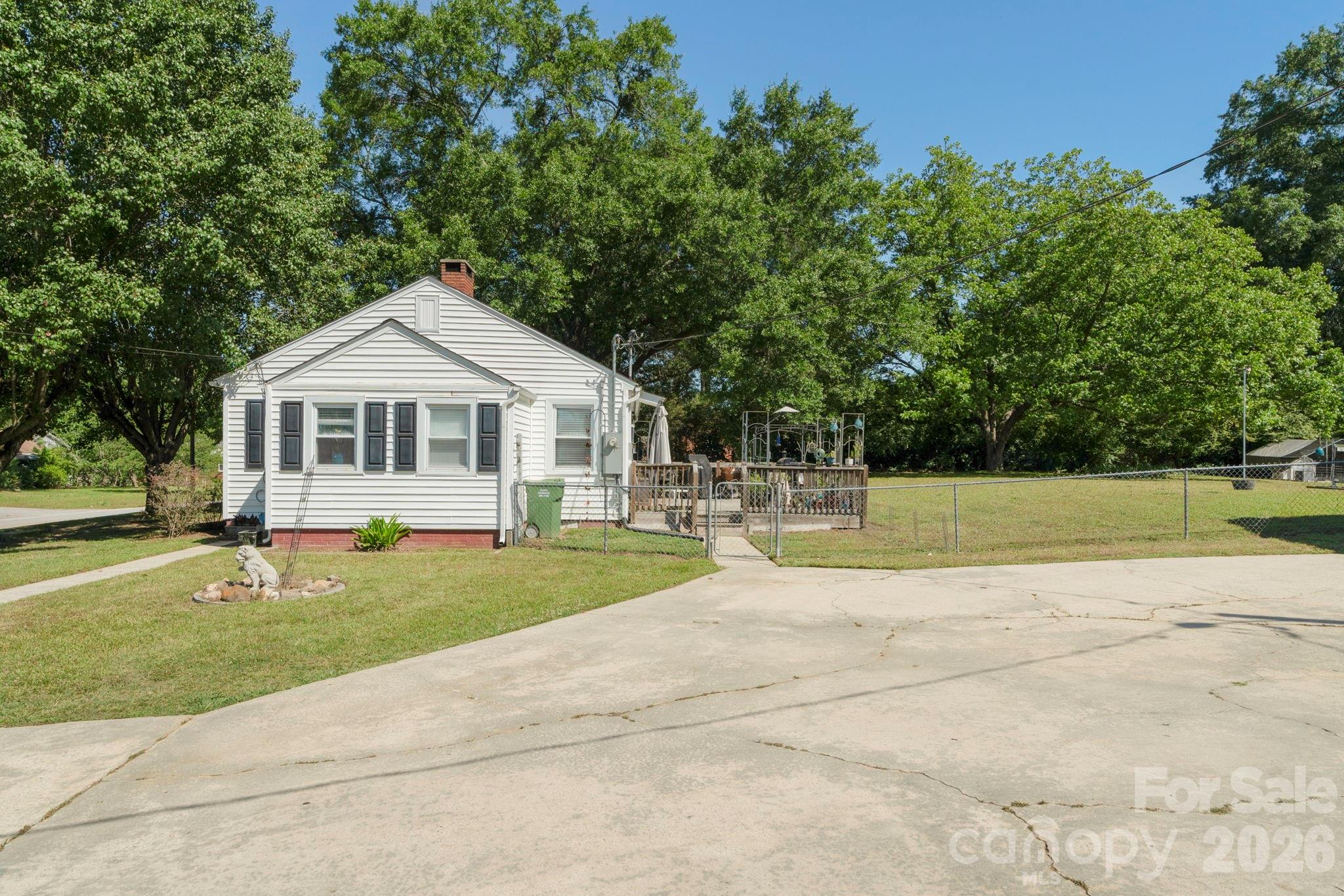 1599 Hillcrest Avenue Property Photo 35
