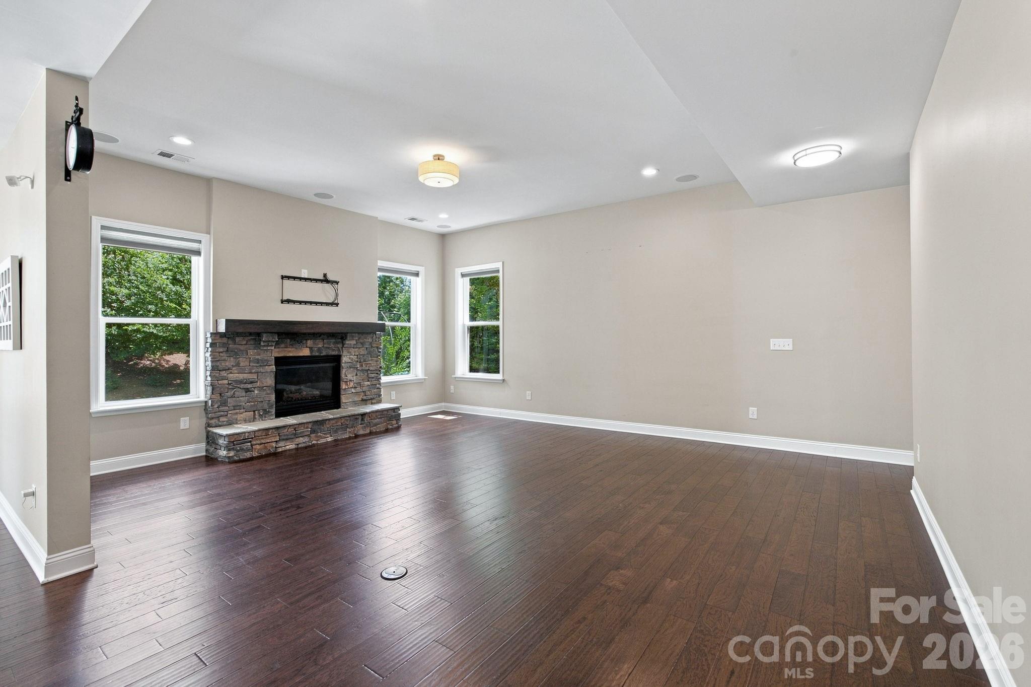 7223 Old Valley Way Property Photo 9