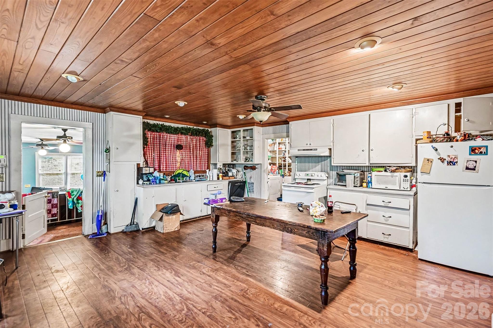 1116 Medlin Road Property Photo 4