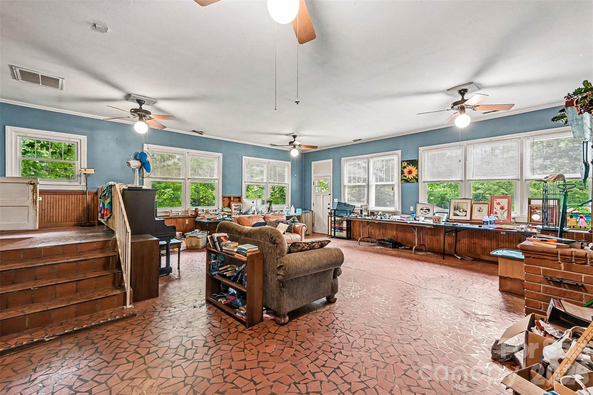 1116 Medlin Road Property Photo 5