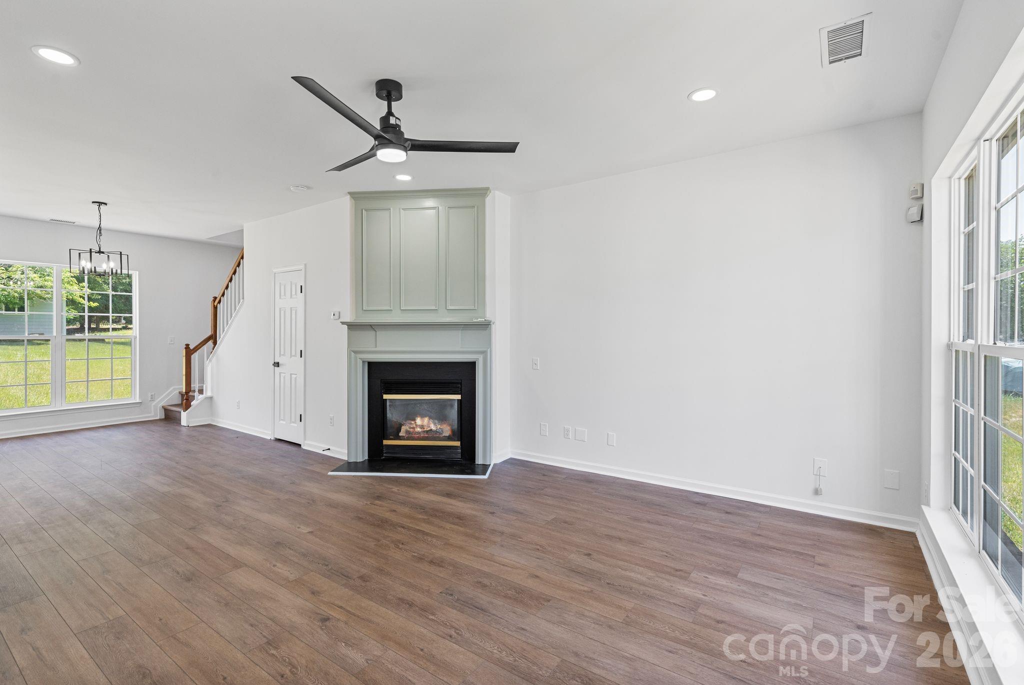 10410 Roundleaf Drive Property Photo 13