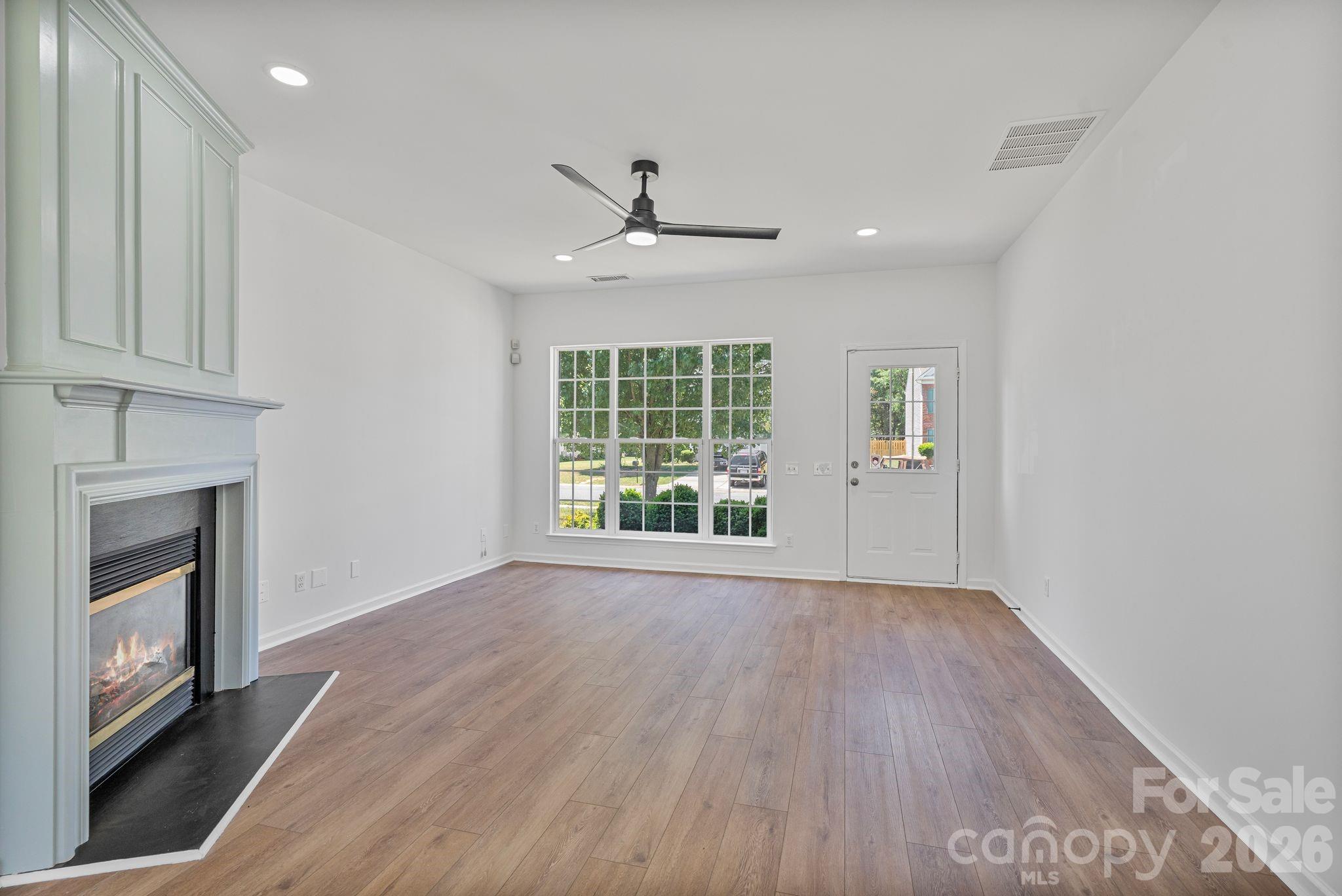10410 Roundleaf Drive Property Photo 15