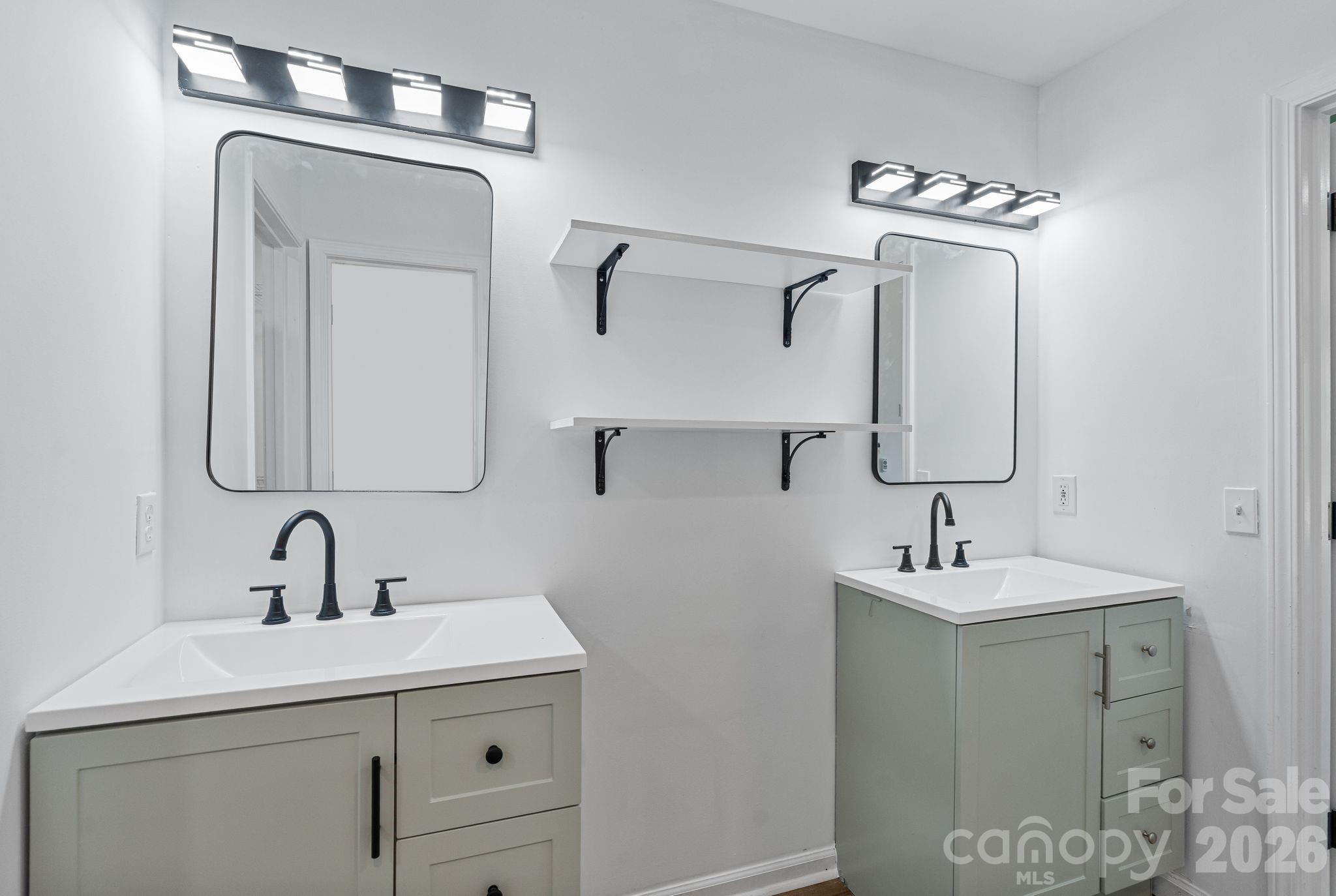 10410 Roundleaf Drive Property Photo 32