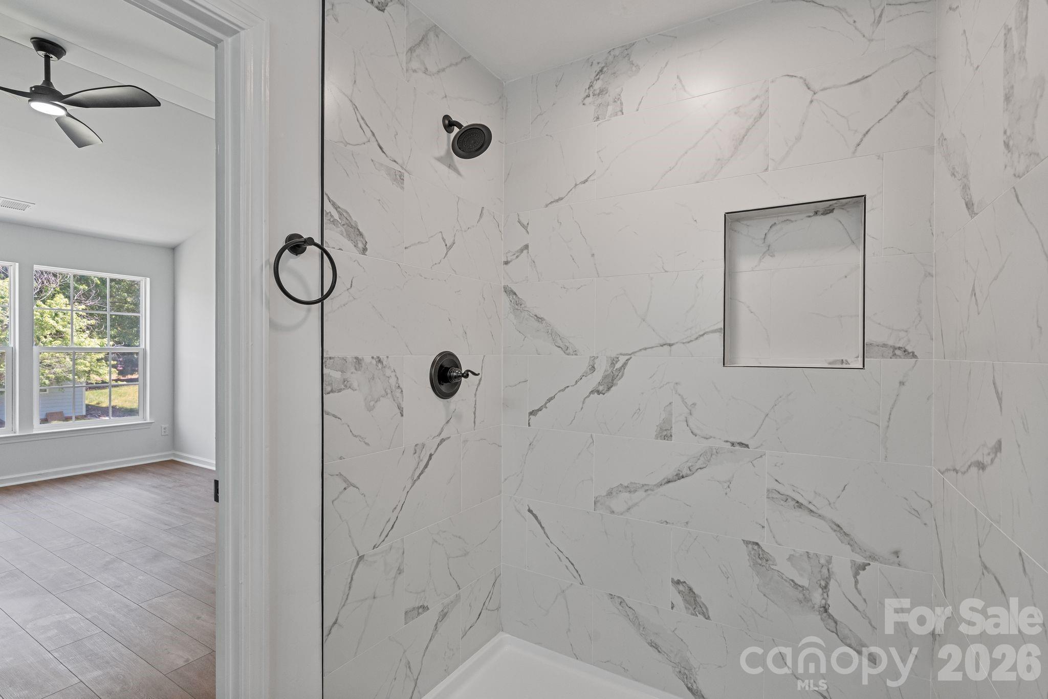 10410 Roundleaf Drive Property Photo 33