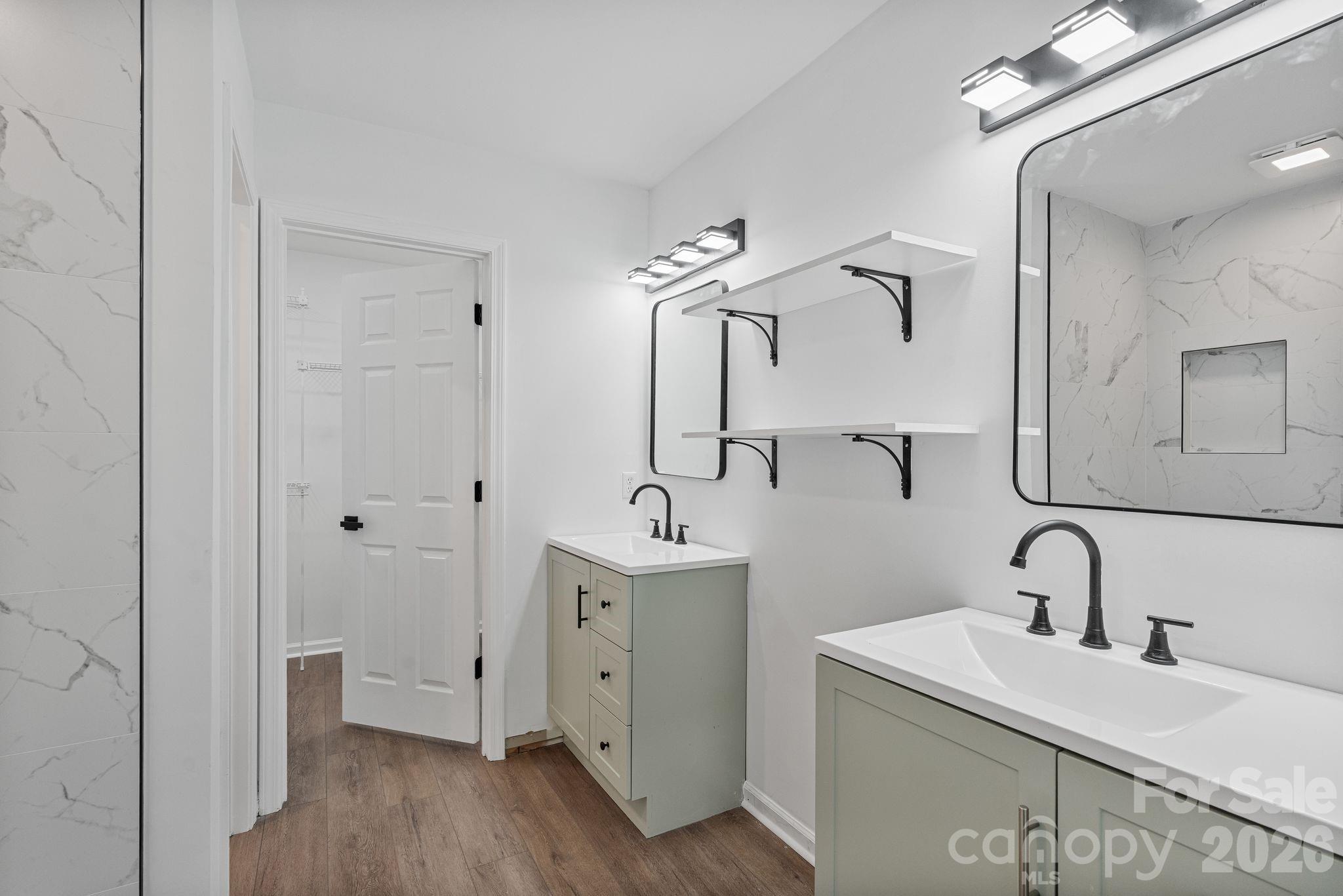 10410 Roundleaf Drive Property Photo 39