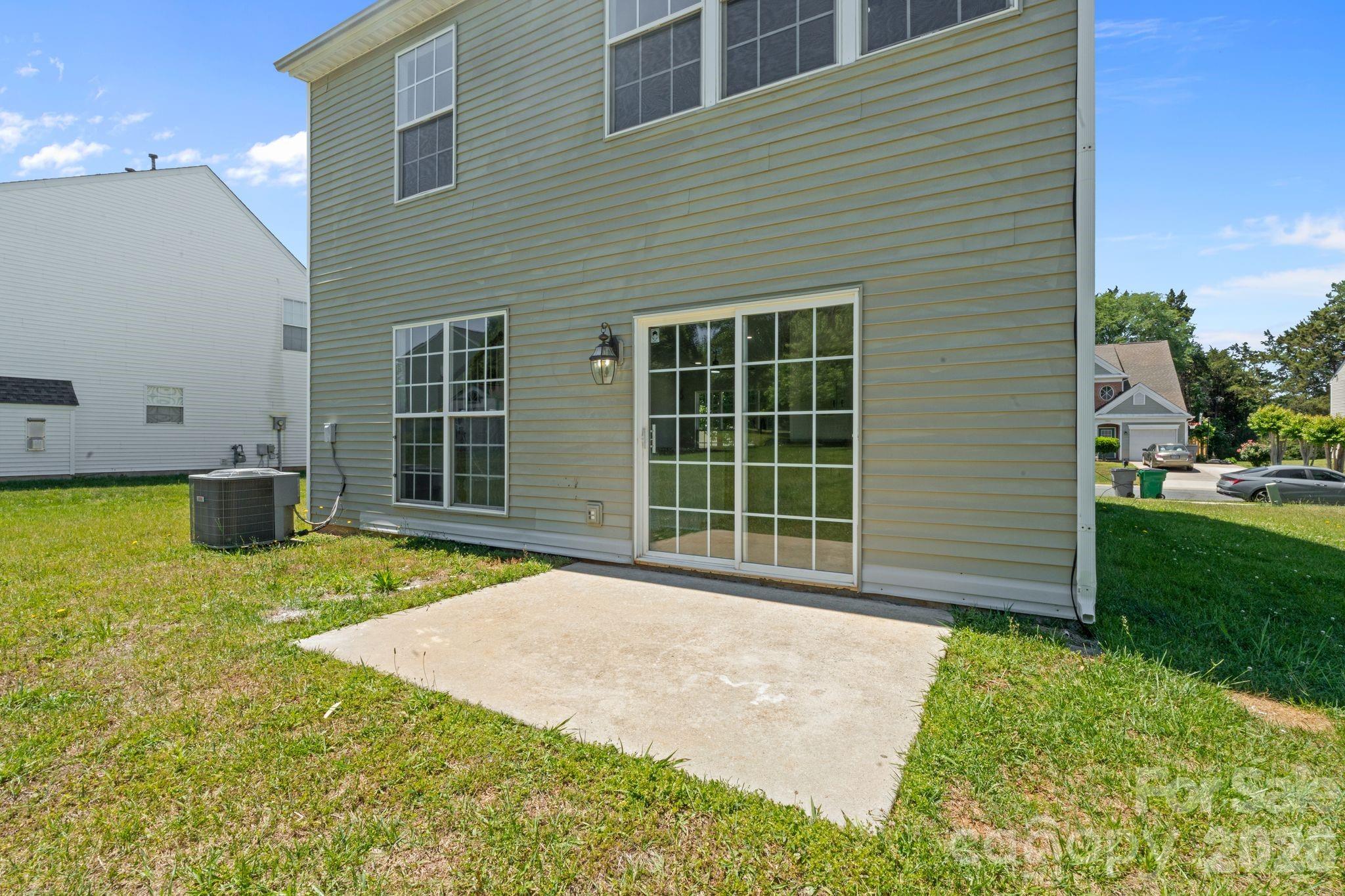 10410 Roundleaf Drive Property Photo 46