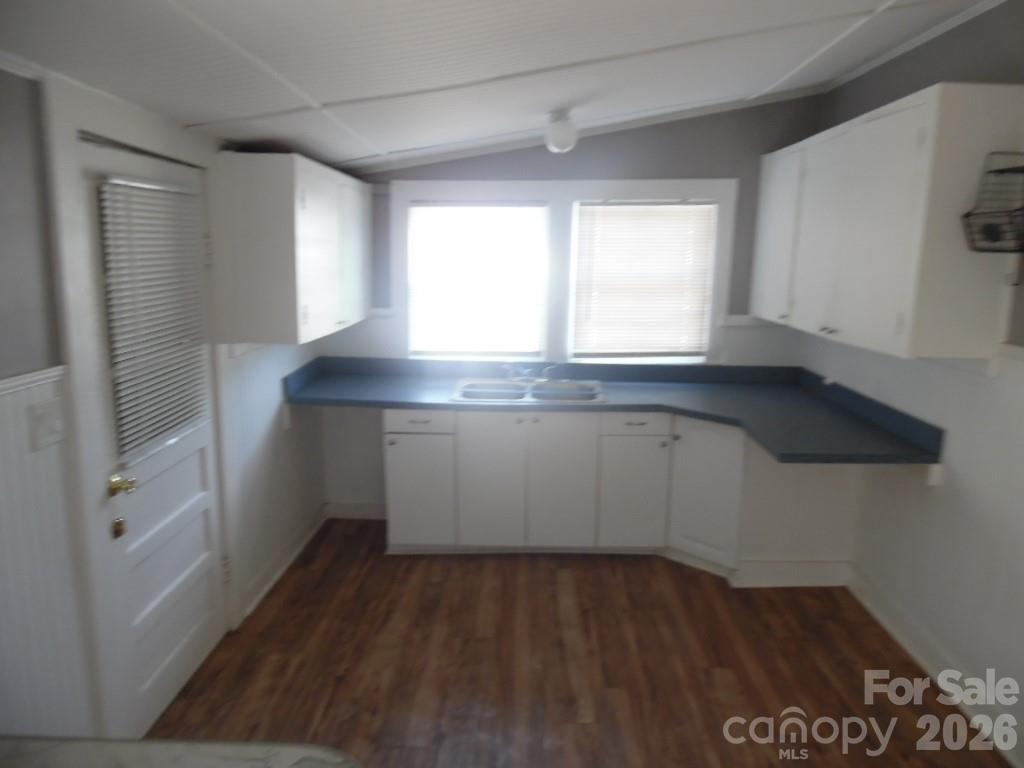4749 Crowders Crest Drive Property Photo 8