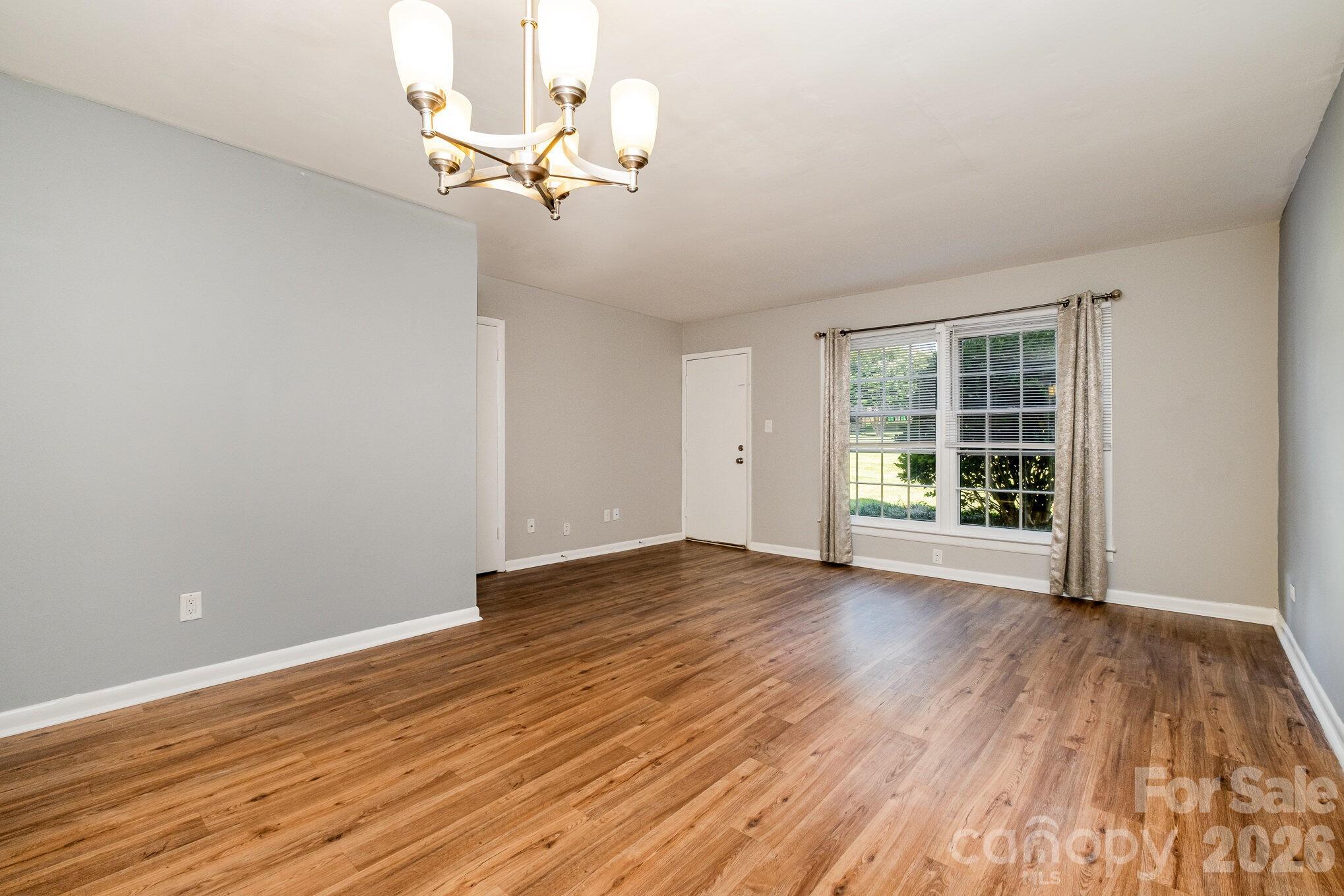 4609 Coronado Drive N Property Photo 4