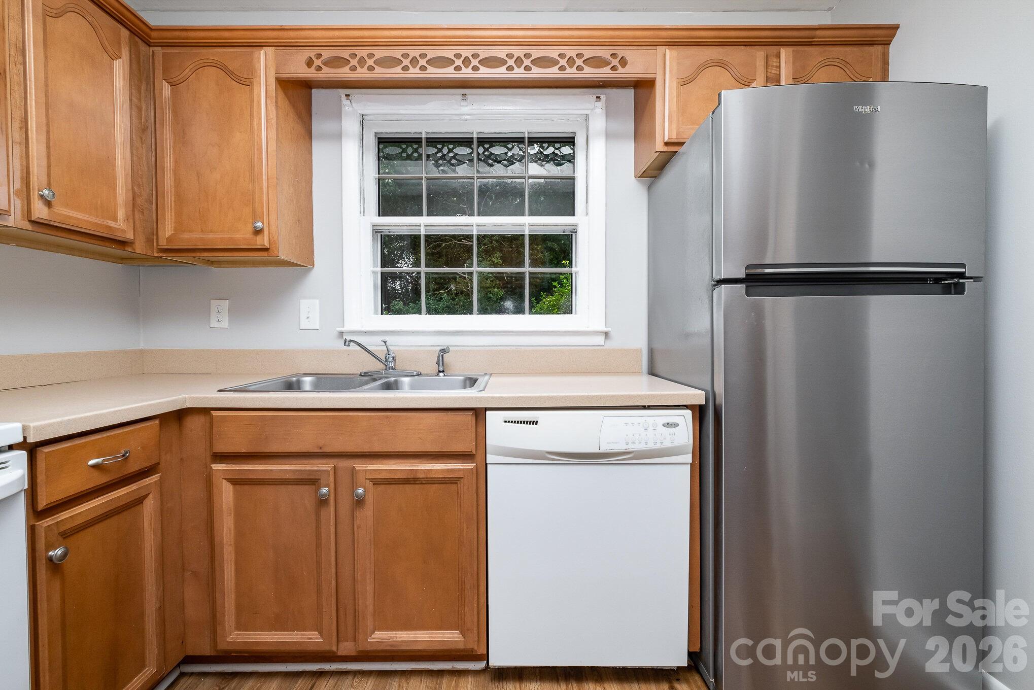 4609 Coronado Drive N Property Photo 5