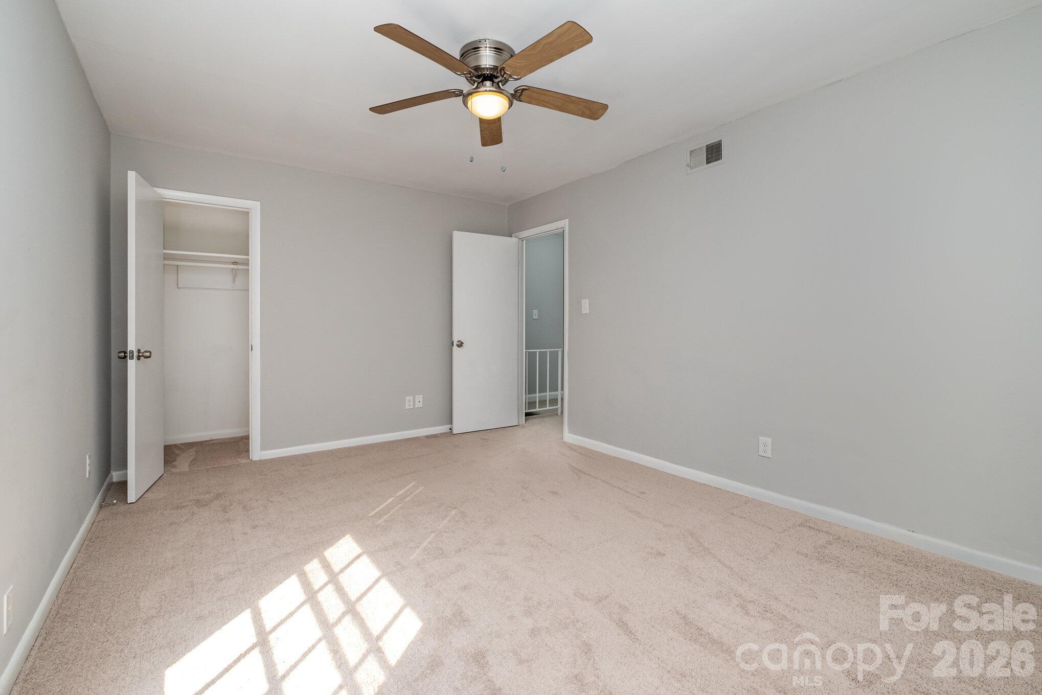 4609 Coronado Drive N Property Photo 10