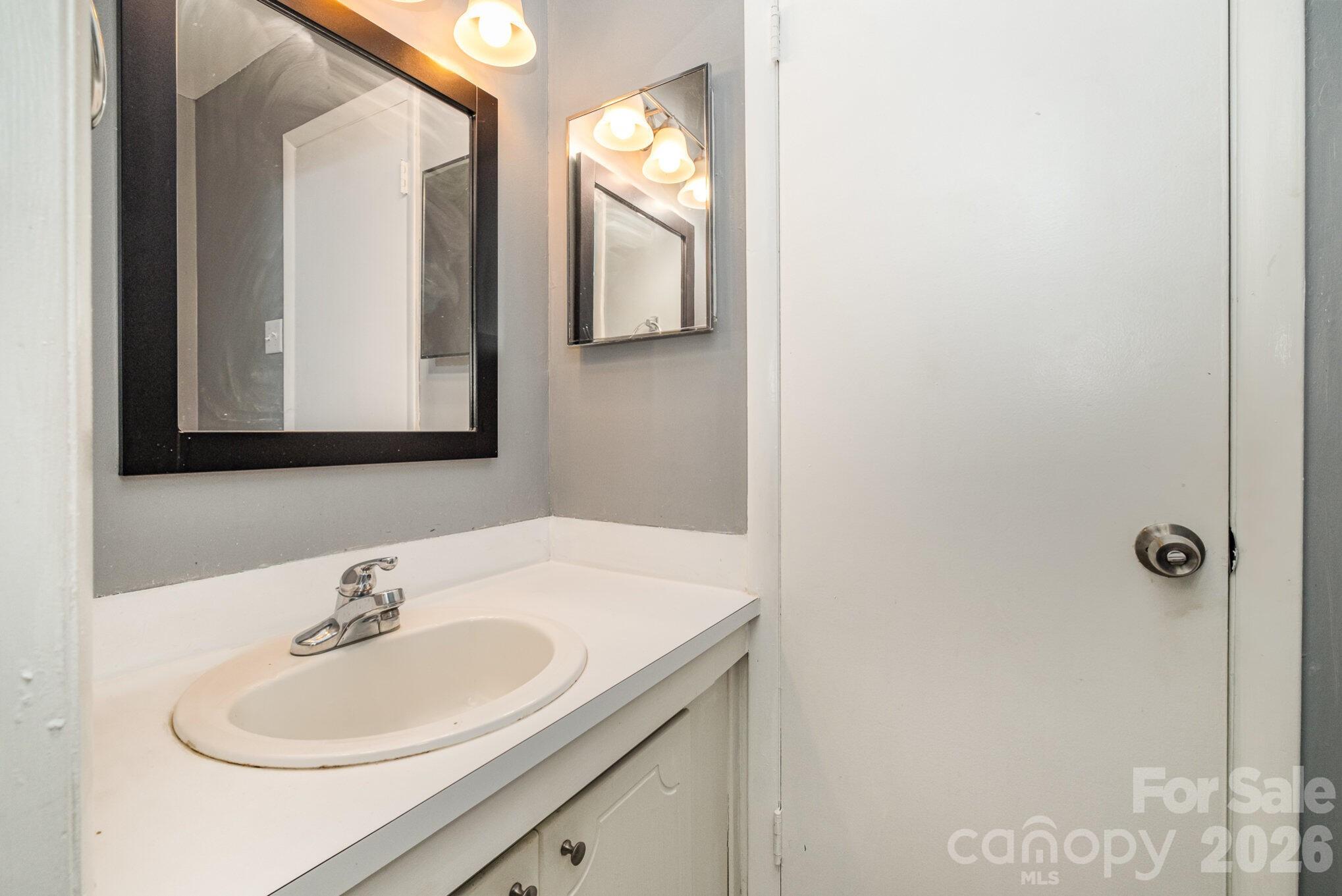 4609 Coronado Drive N Property Photo 13