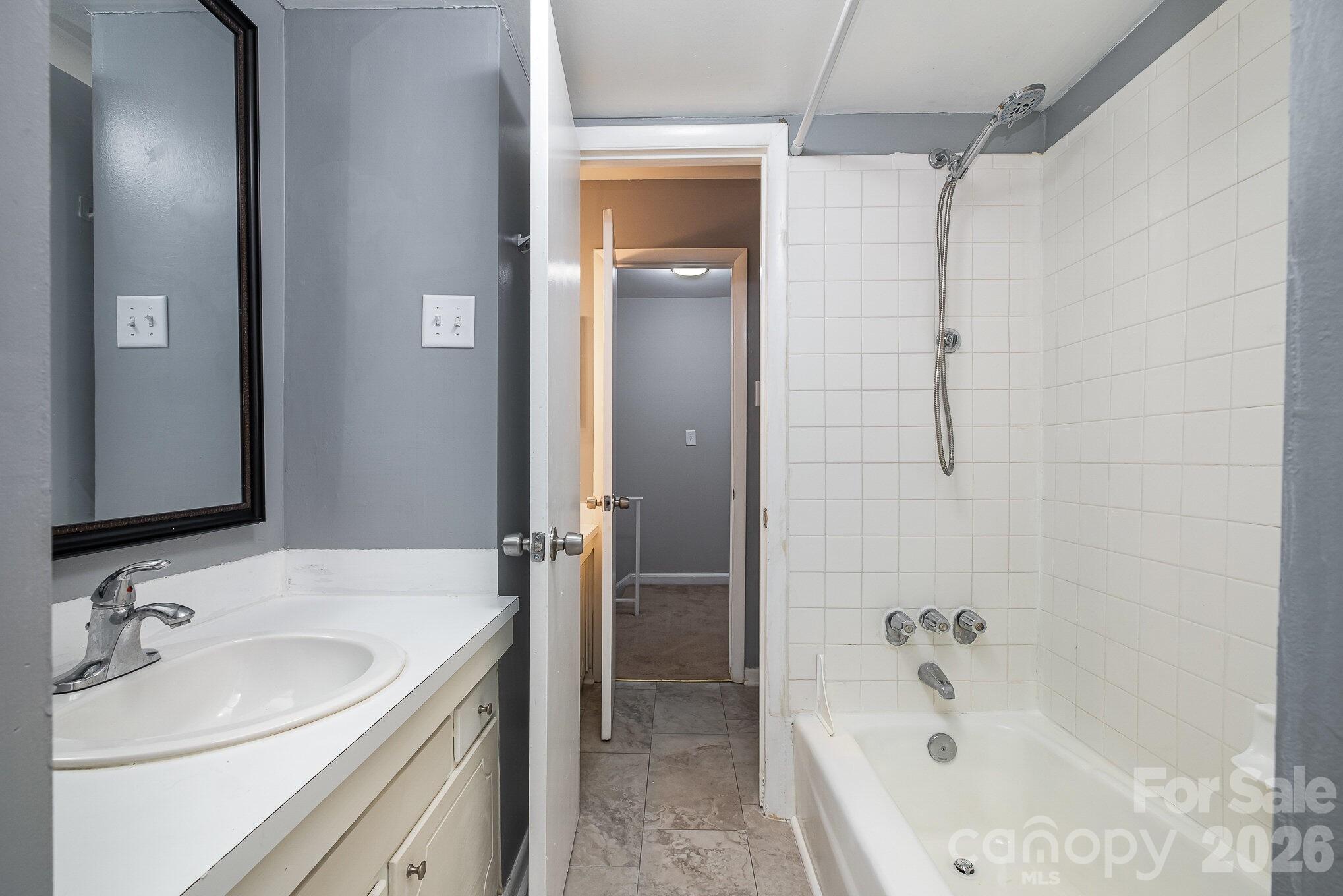 4609 Coronado Drive N Property Photo 15