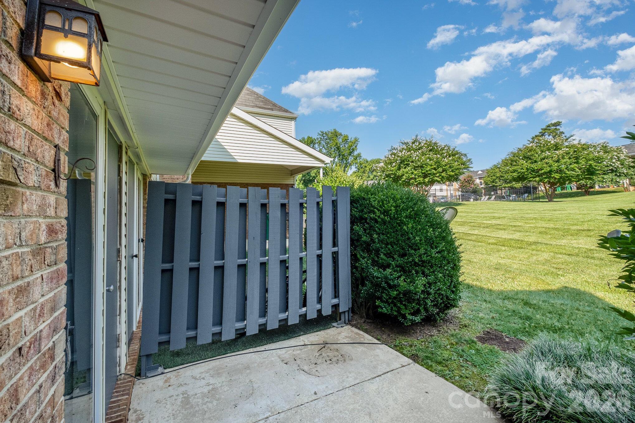 4609 Coronado Drive N Property Photo 17