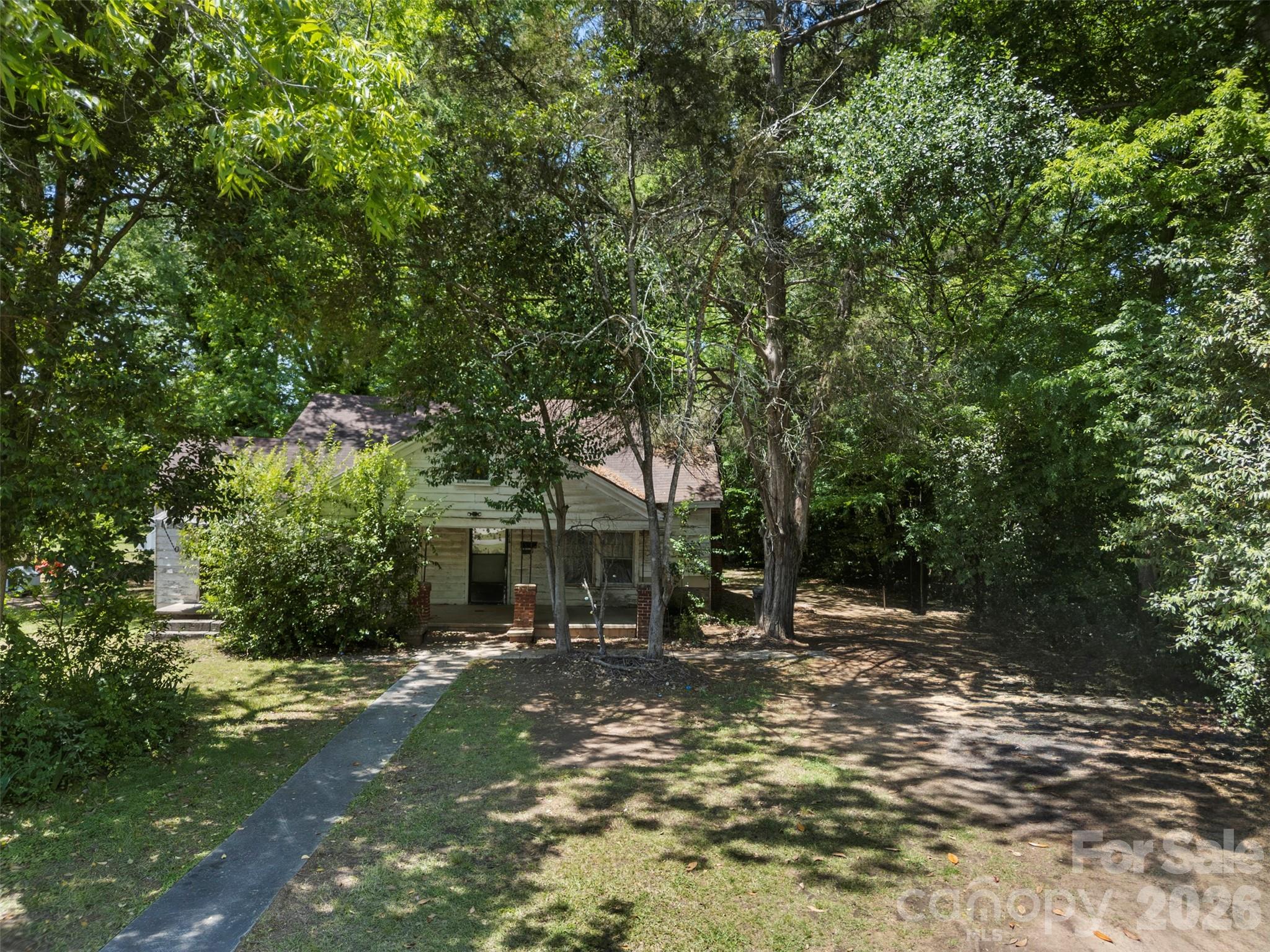 154 Loomis Street Property Photo 1