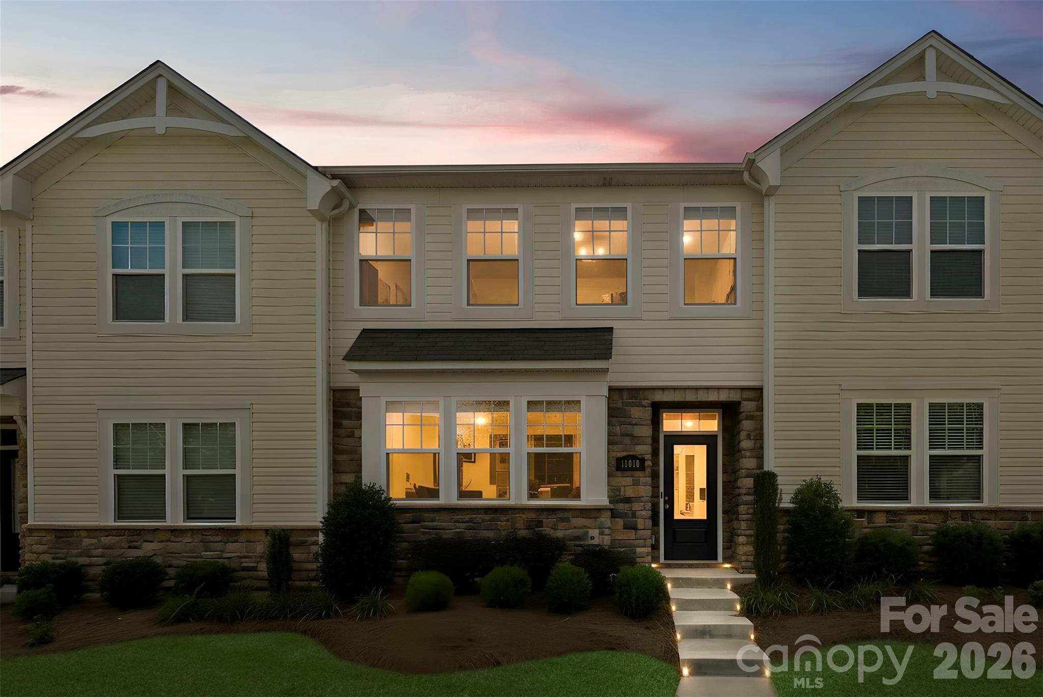 11010 Chalkbark Lane Property Photo 4