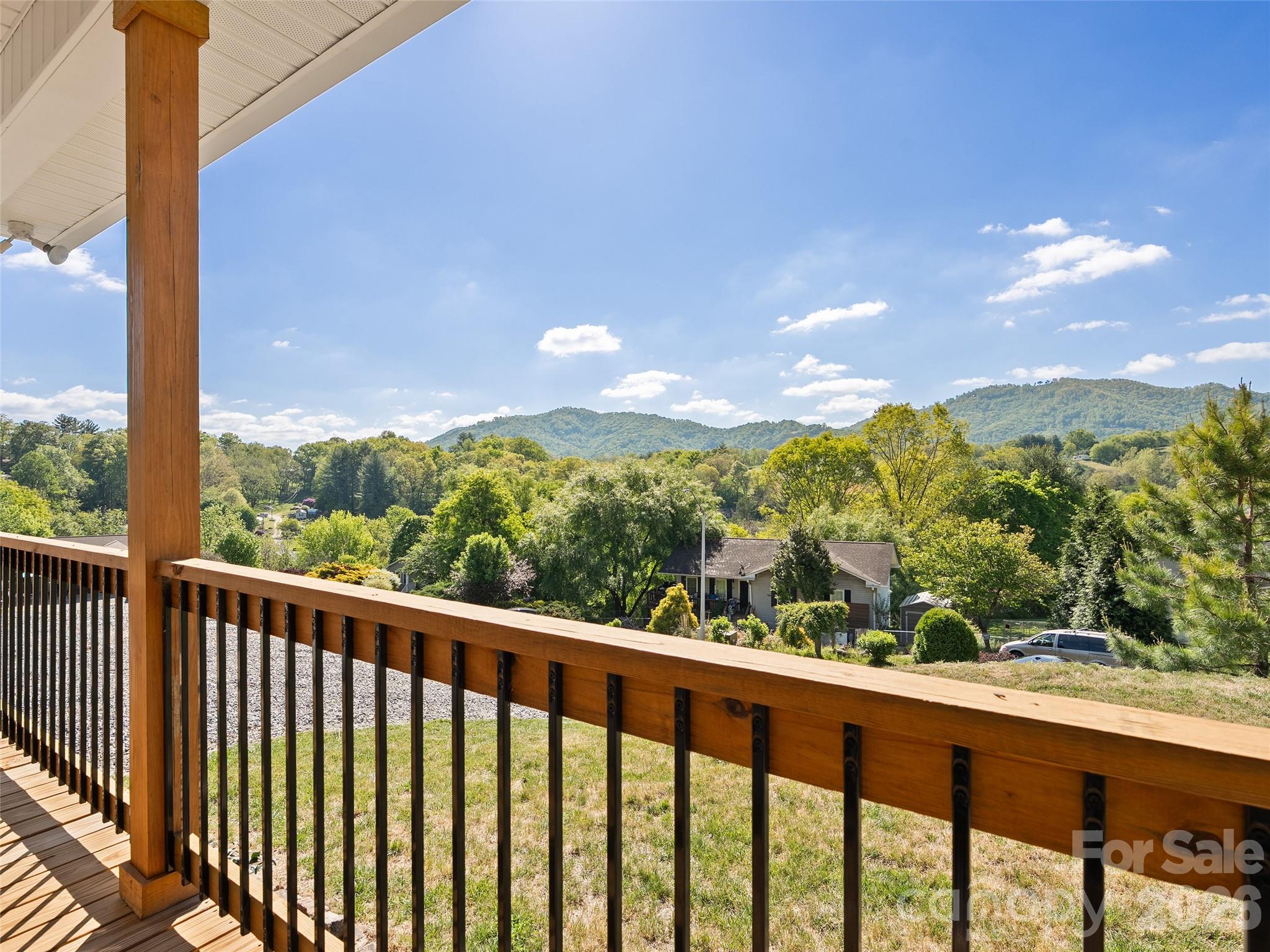 373 Barefoot Ridge Property Photo 4
