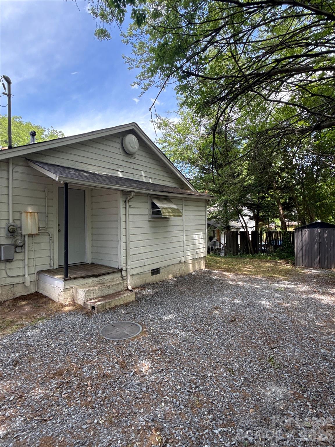 1907 E Elm Street Property Photo 16