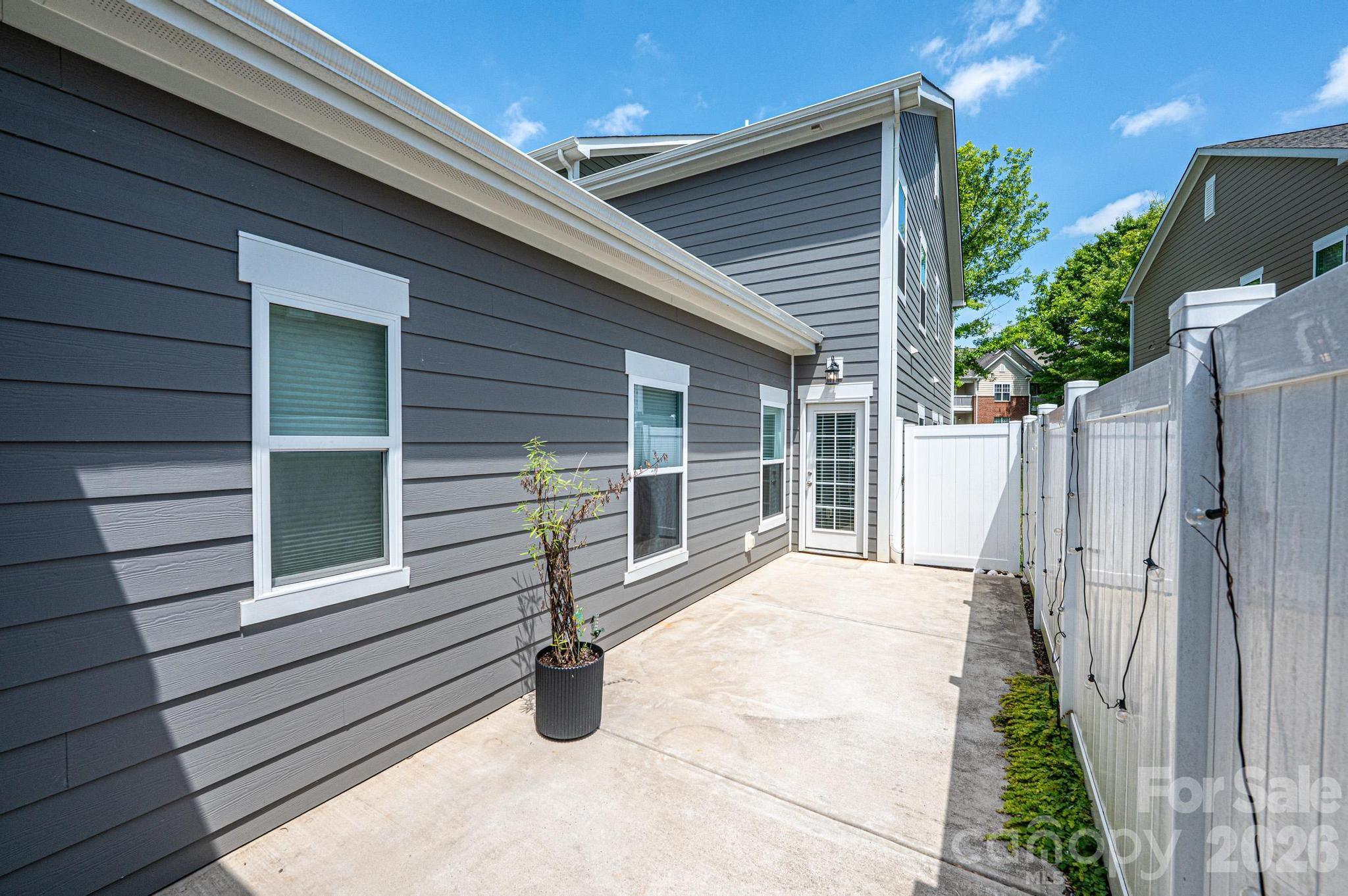 1809 Edgewater Drive Property Photo 6