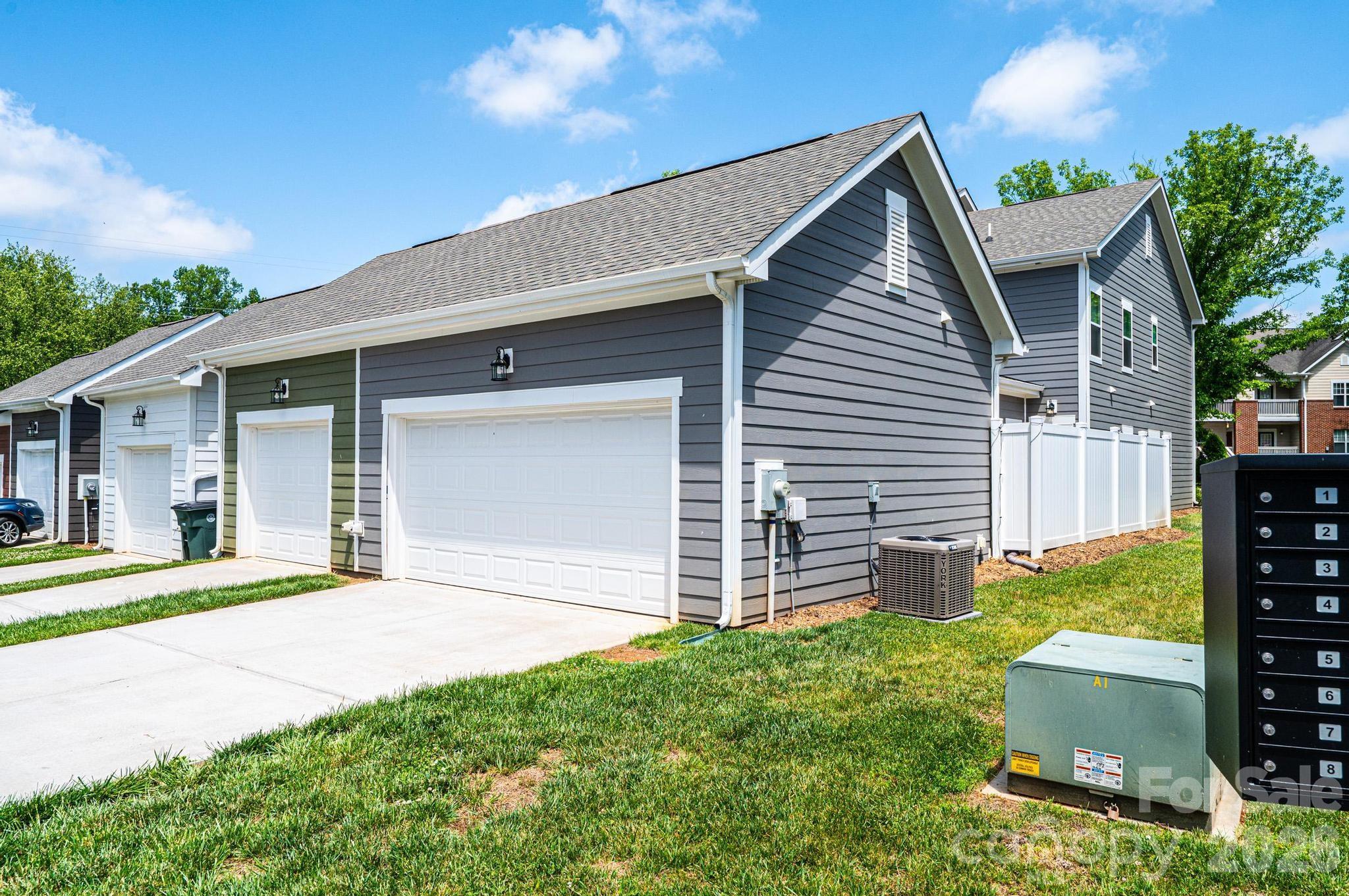 1809 Edgewater Drive Property Photo 8