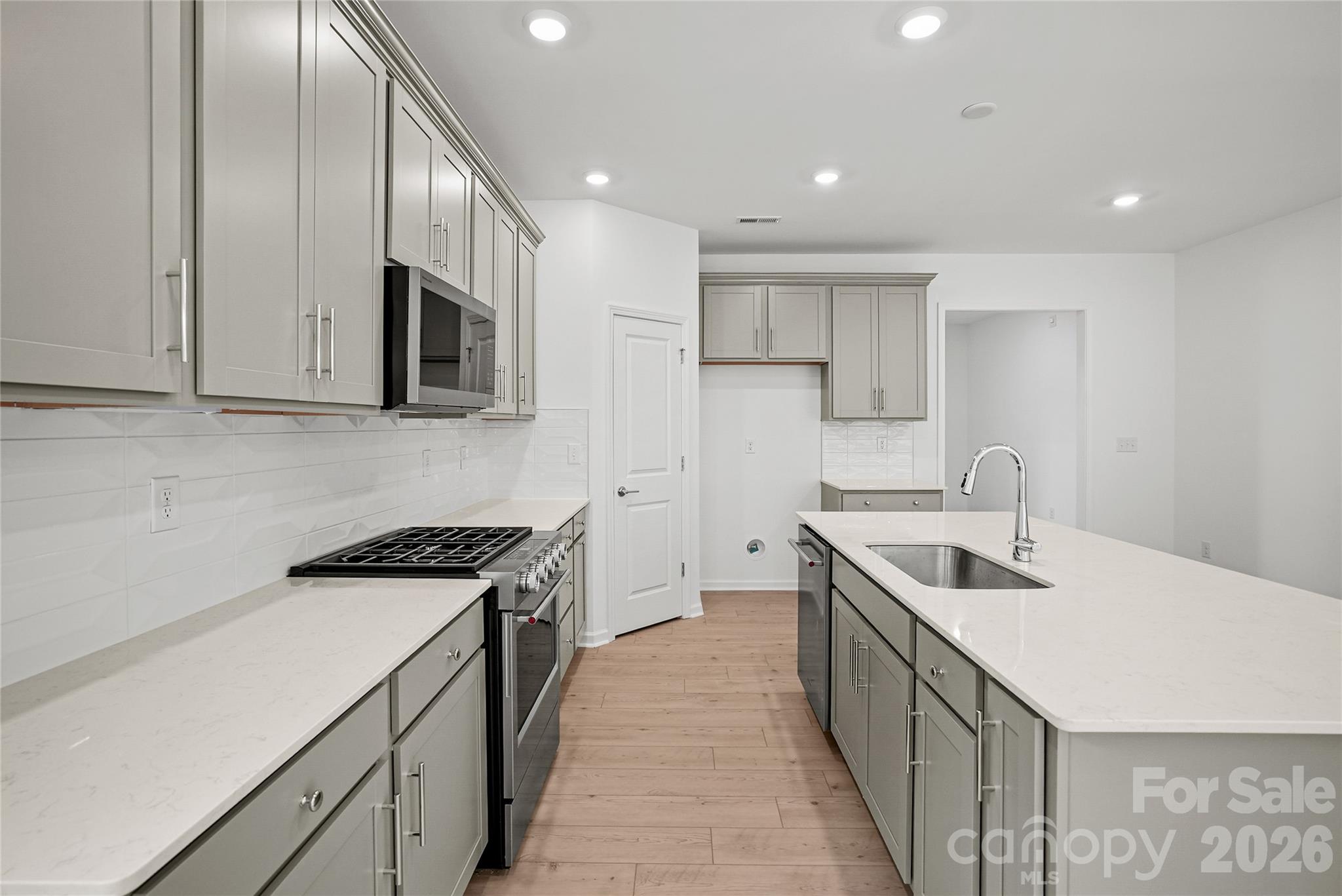 547 Cottage Garden Lane Property Photo 8