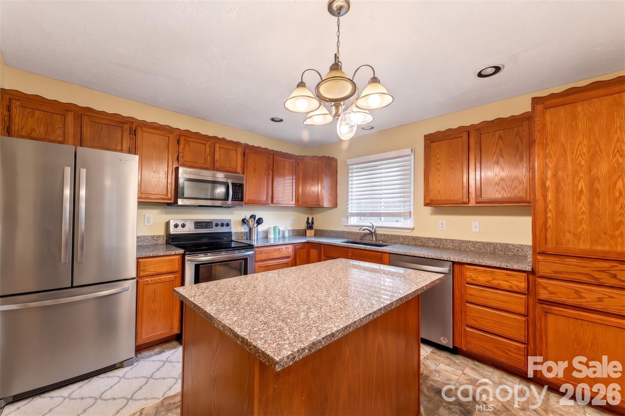 501 Old Farm Road Property Photo 1