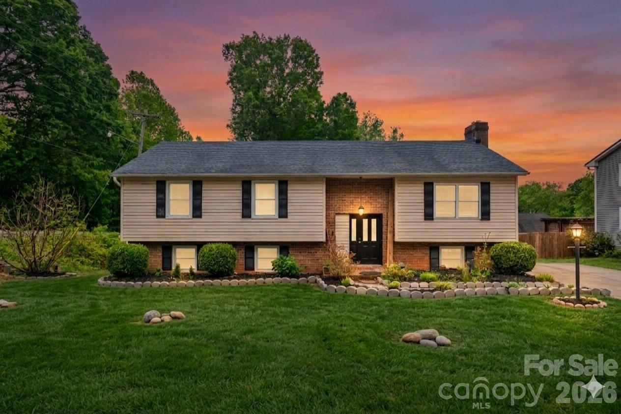 501 Old Farm Road Property Photo 2