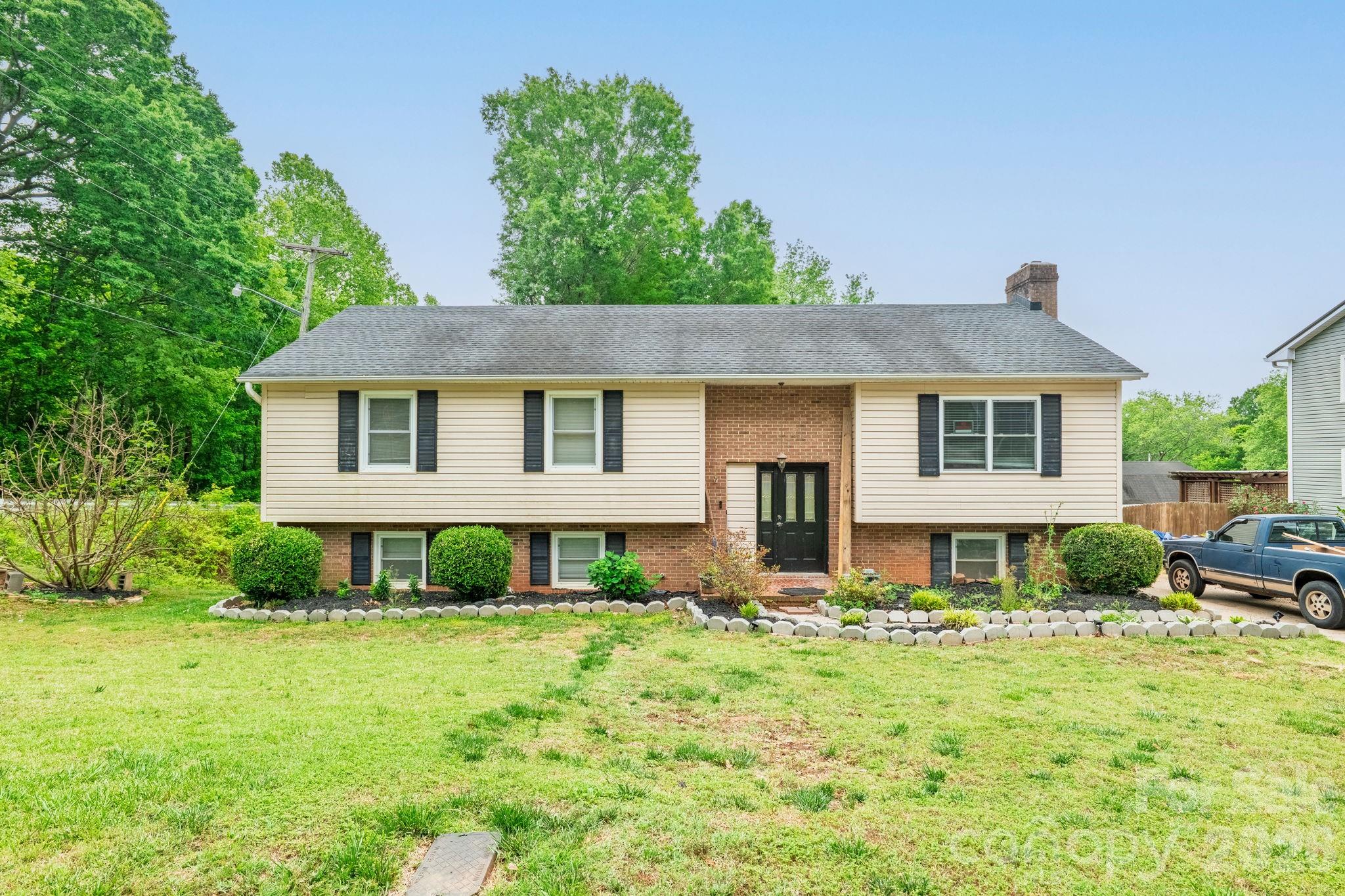 501 Old Farm Road Property Photo 7