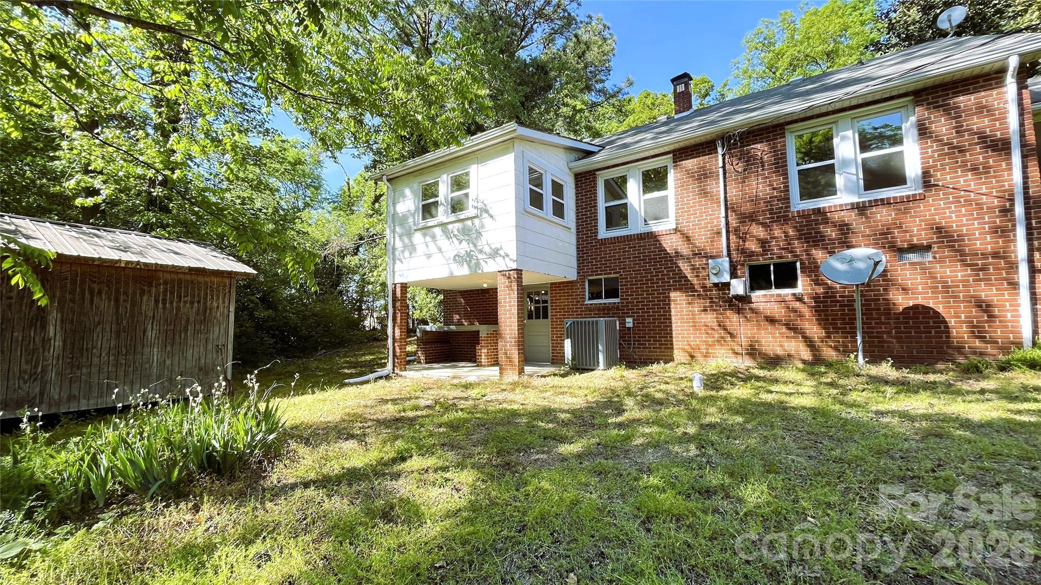 205 Sunrise Avenue Property Photo 4