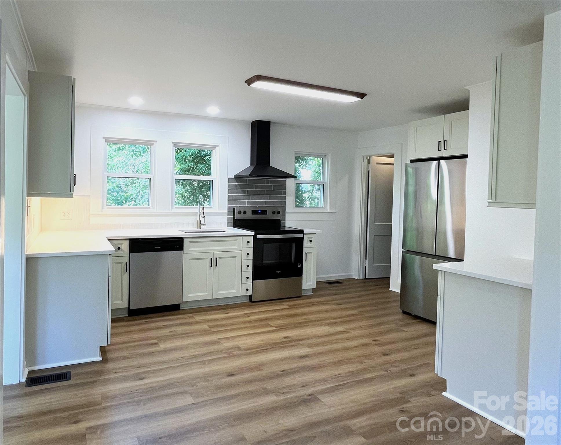205 Sunrise Avenue Property Photo 10