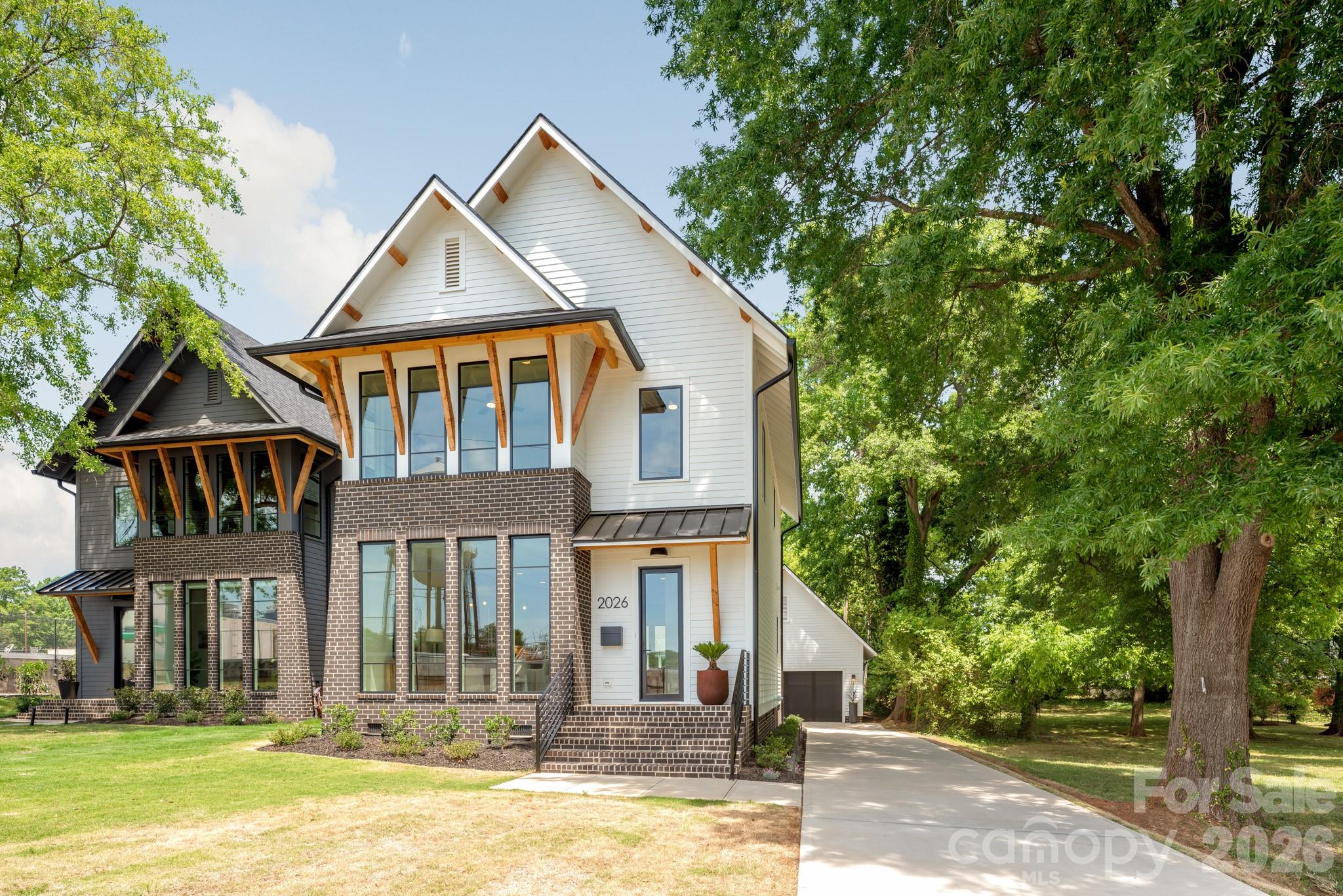 2026 Washington Avenue Property Photo 1