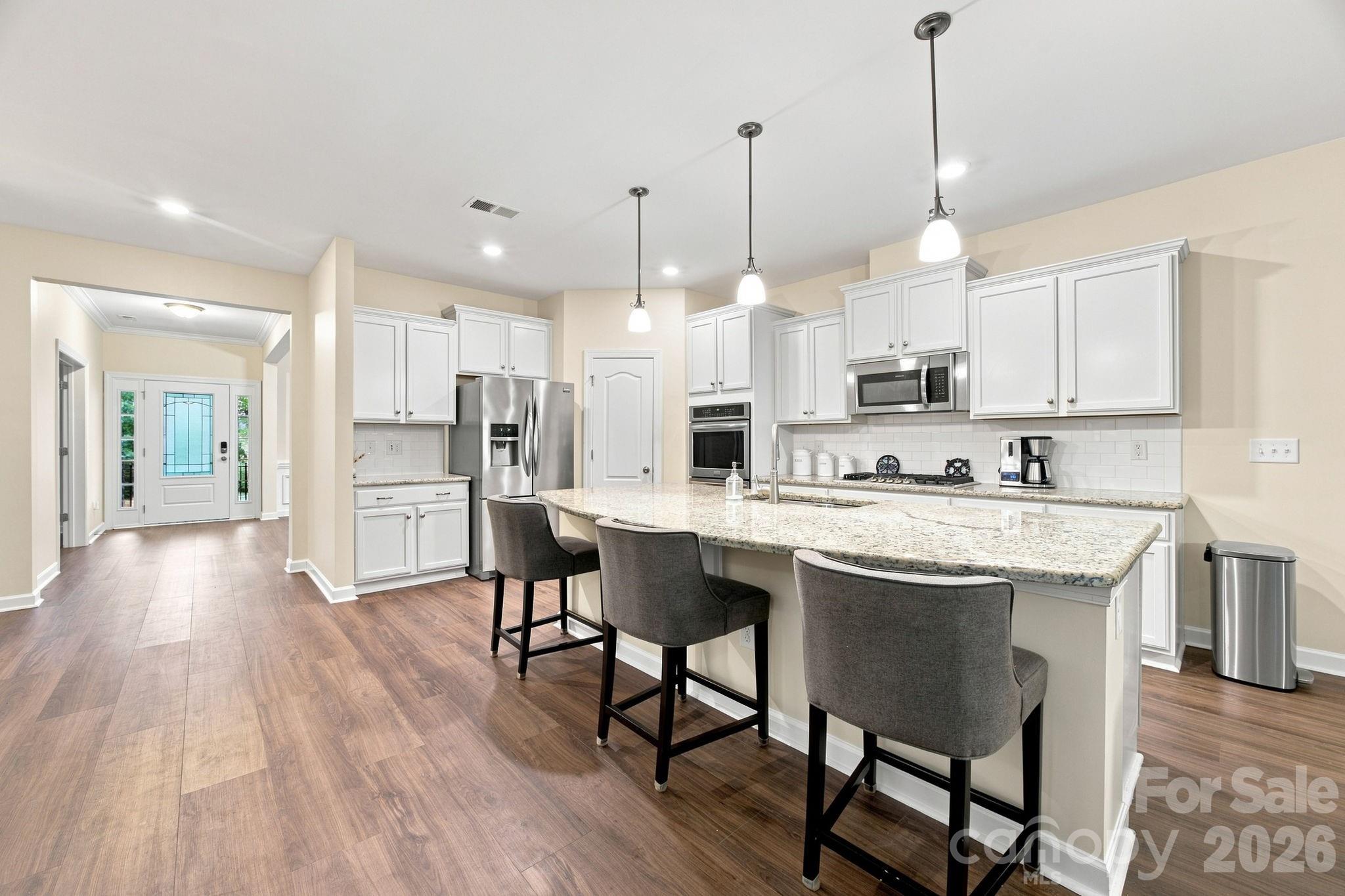 2709 Sugaree Court Property Photo 4