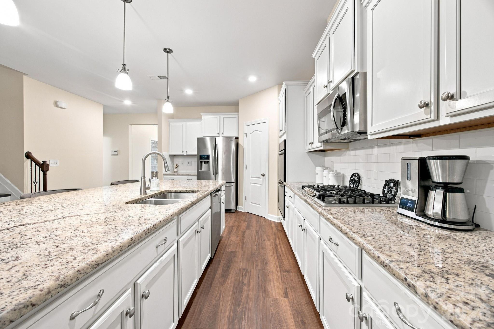 2709 Sugaree Court Property Photo 8