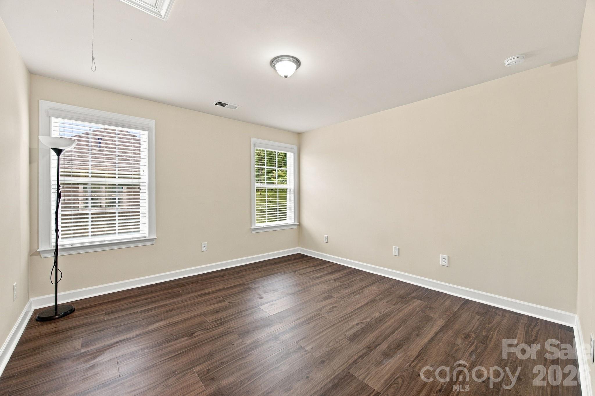 2709 Sugaree Court Property Photo 27