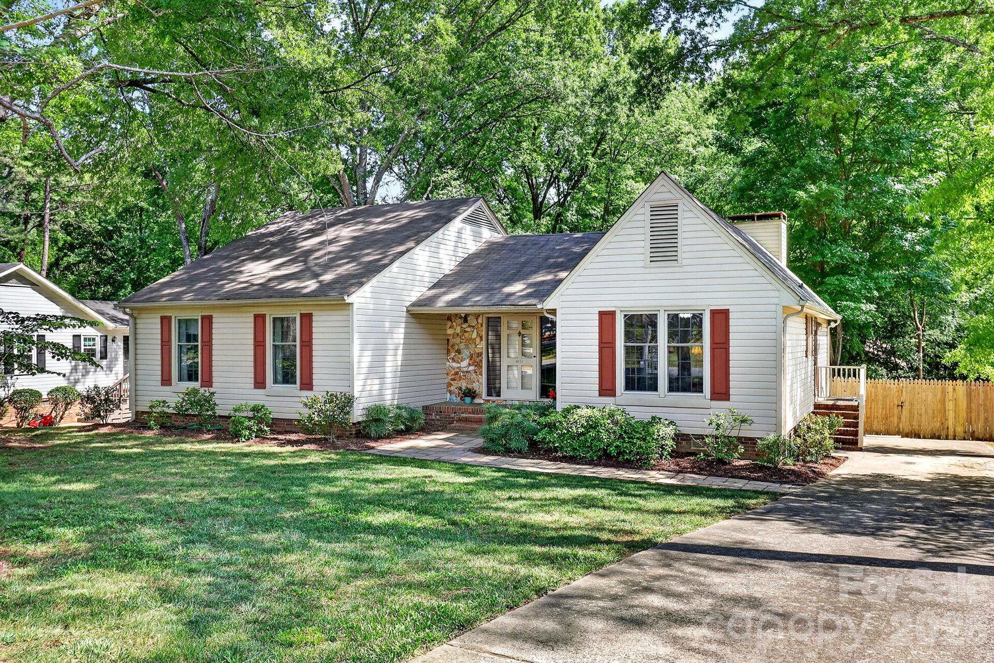 6111 Patrick Place Property Photo 3