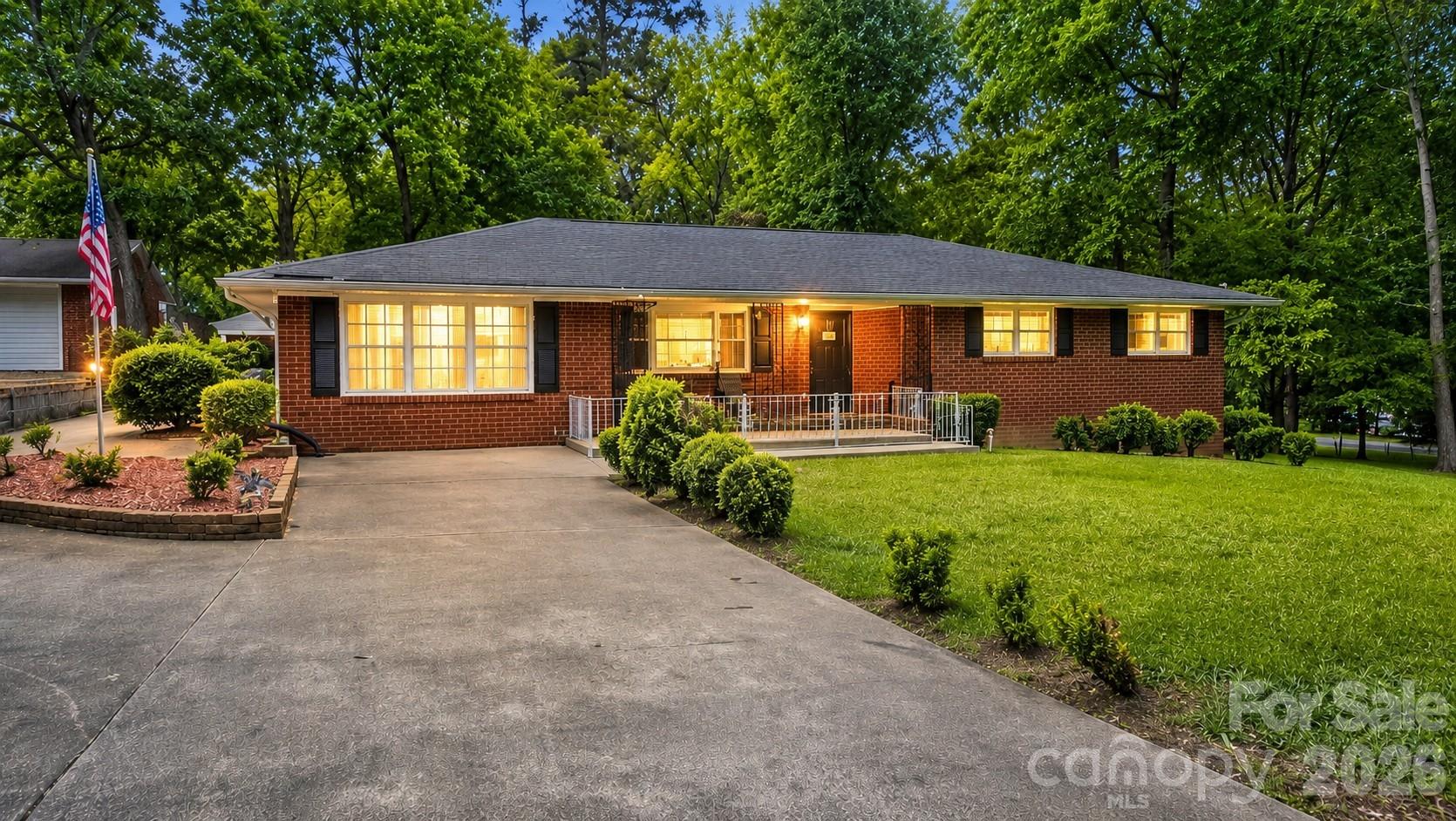788 Kenmore Street Property Photo 1