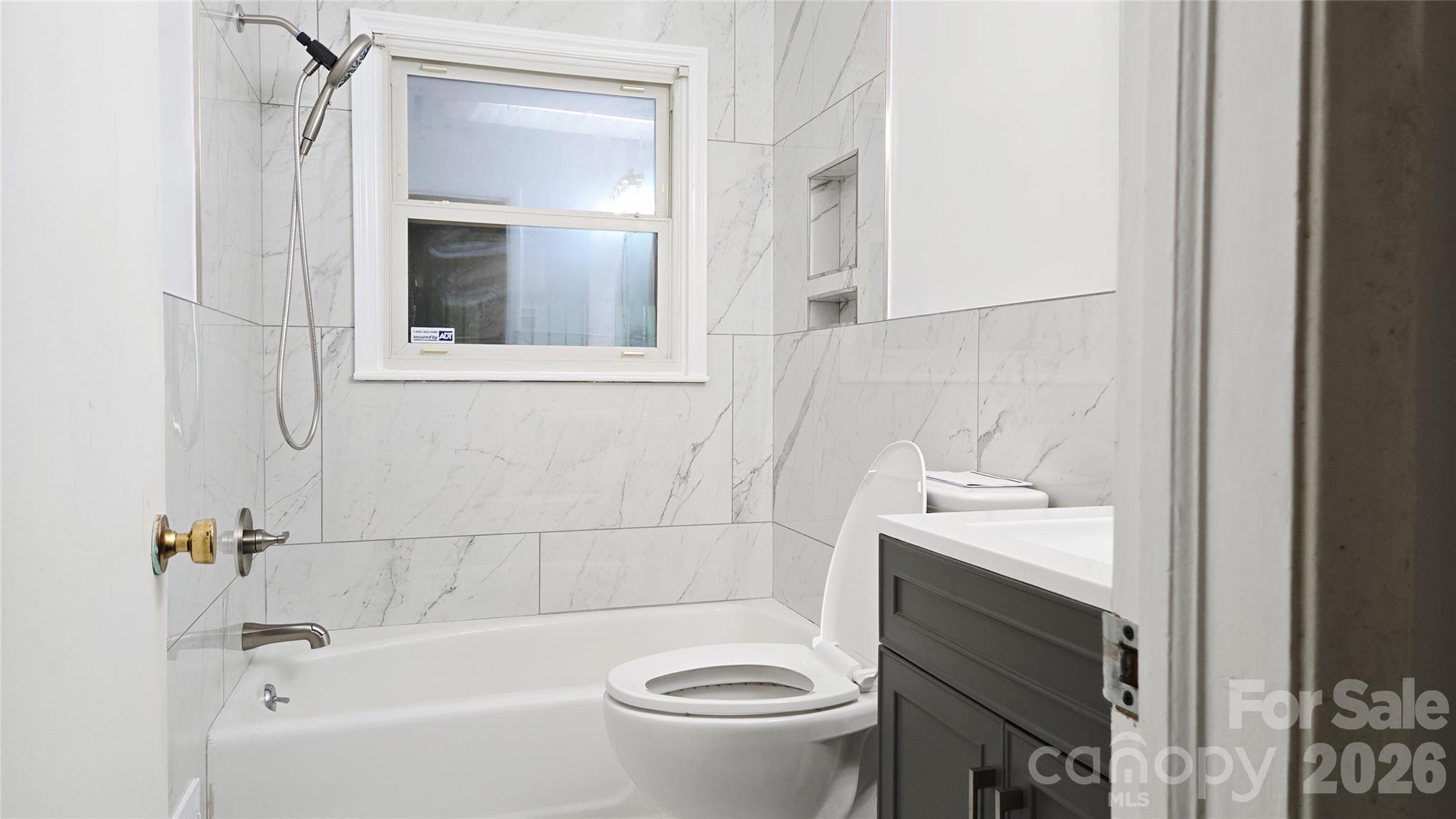 788 Kenmore Street Property Photo 5