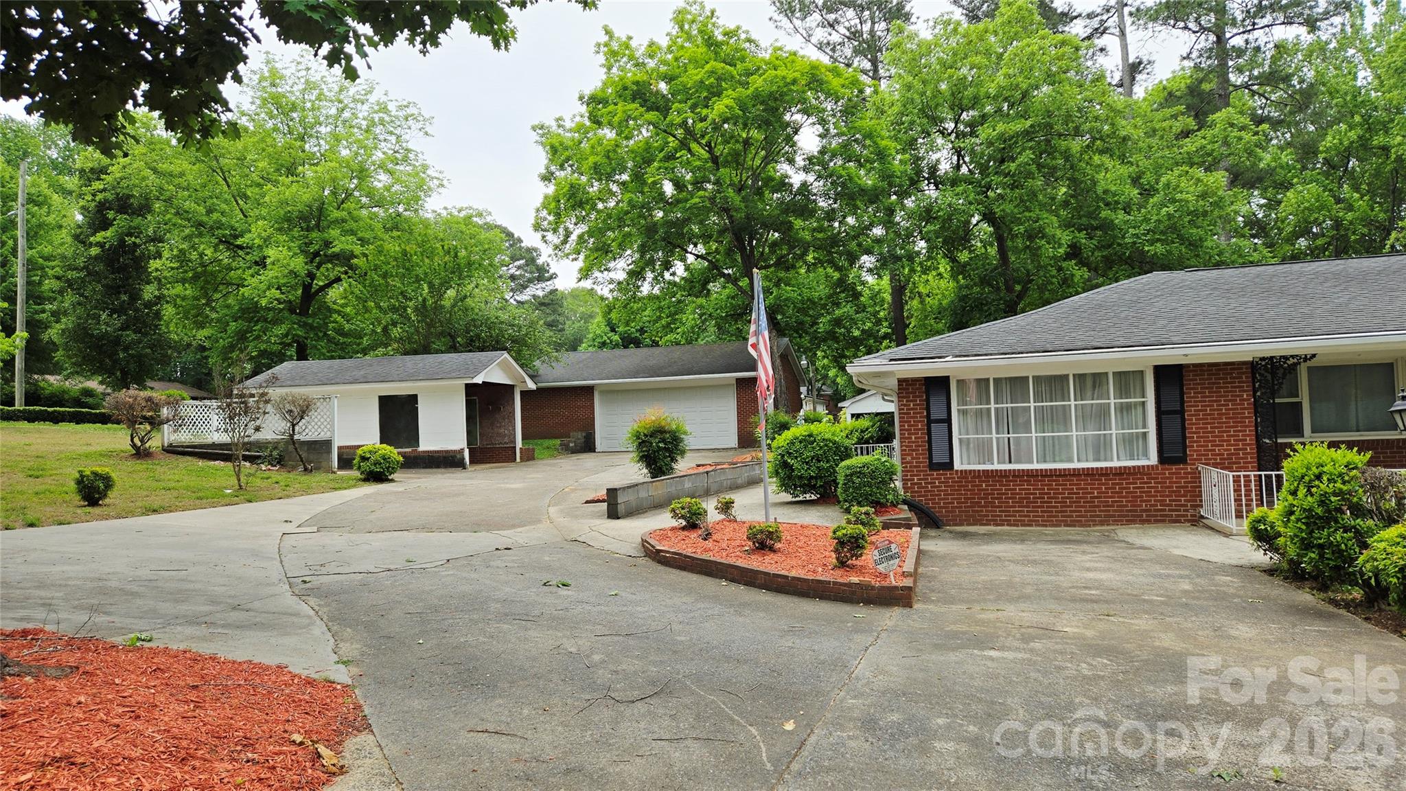 788 Kenmore Street Property Photo 11