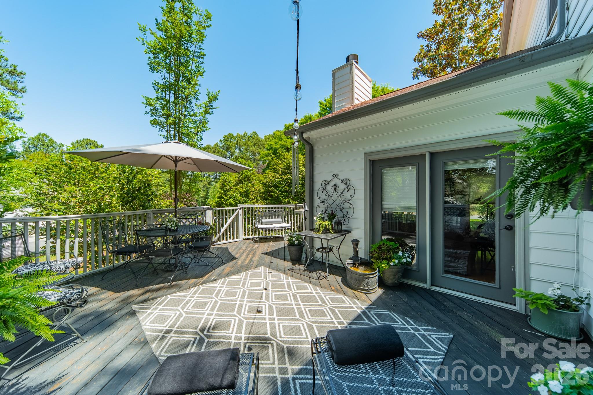 11043 Seven Coves Drive Property Photo 8