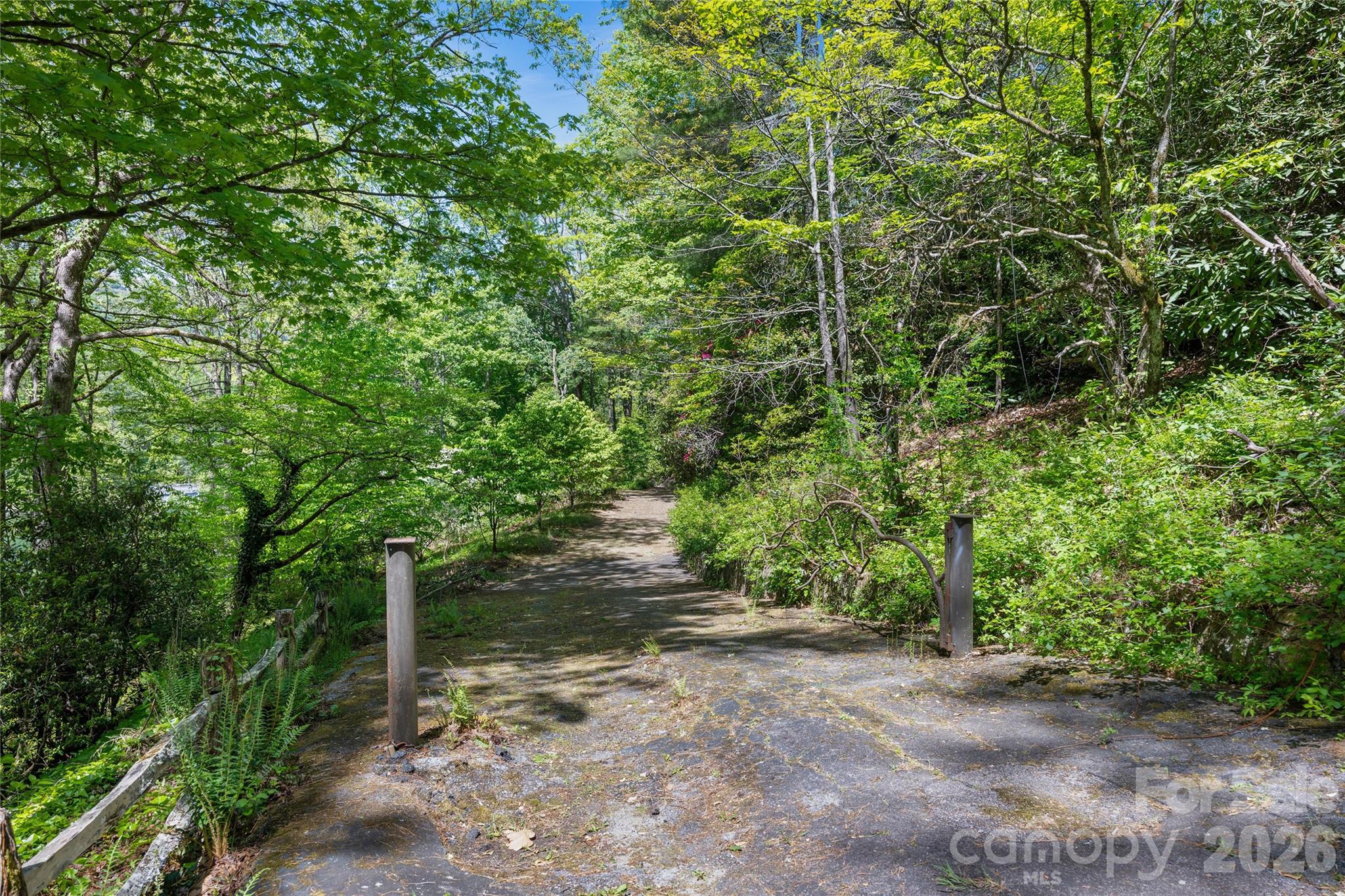 1923 Cold Mountain Road Property Photo 2