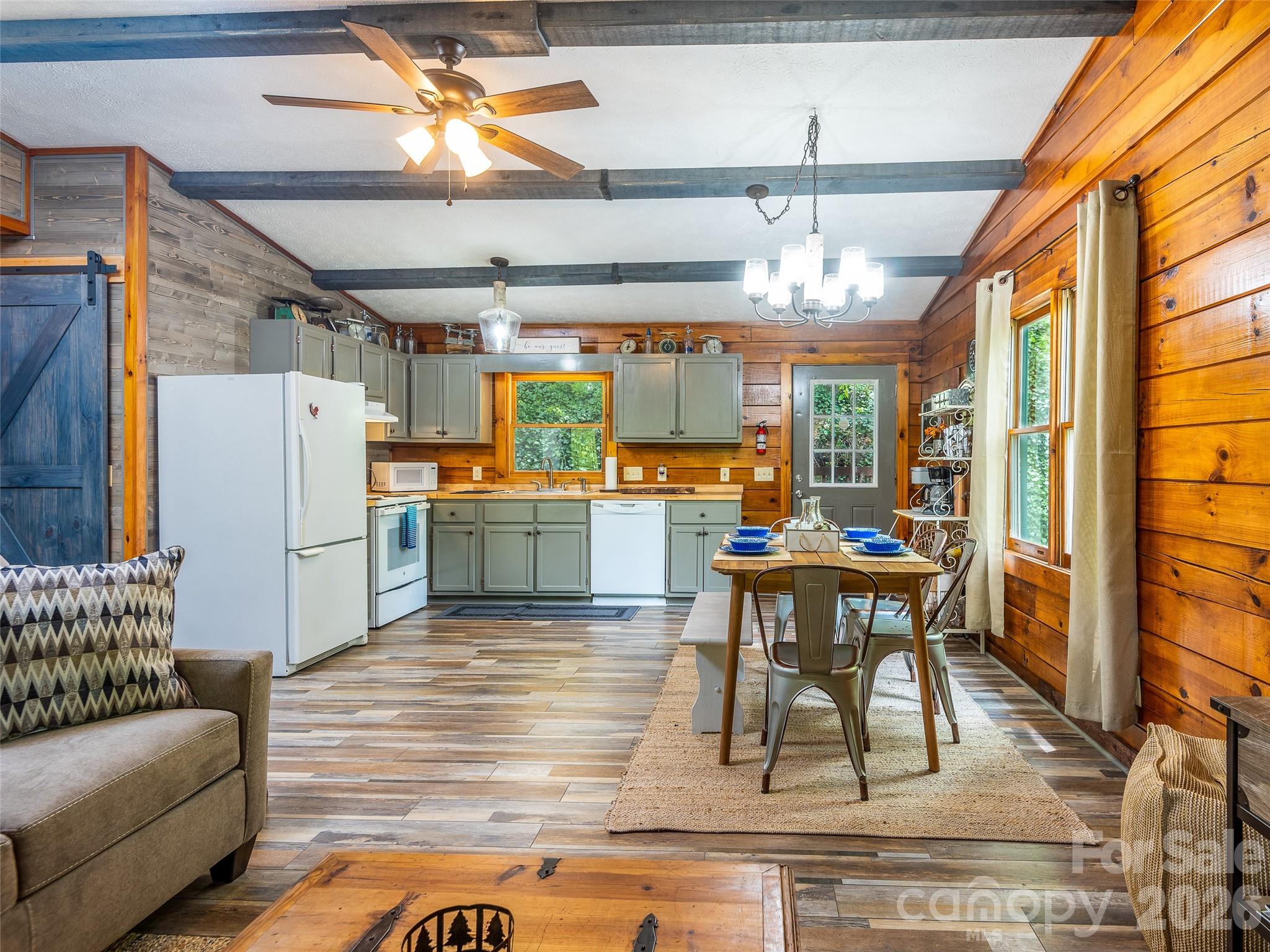 154 Cedarwood Drive Property Photo 4