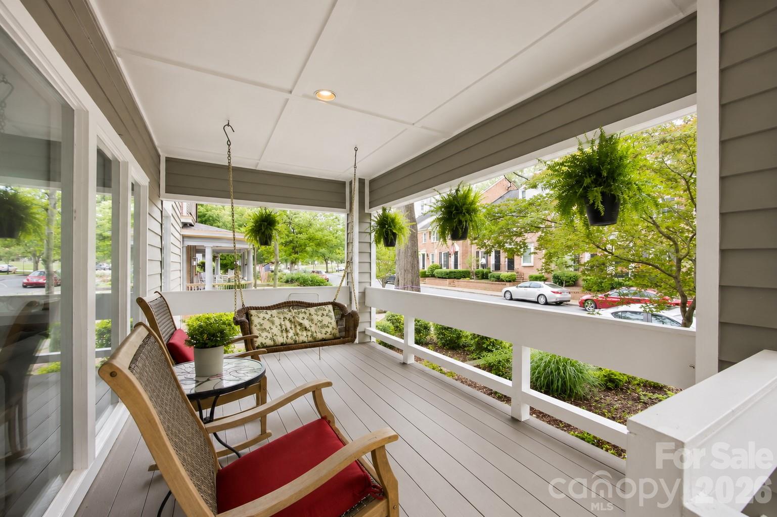 517 N Poplar Street Property Photo 3