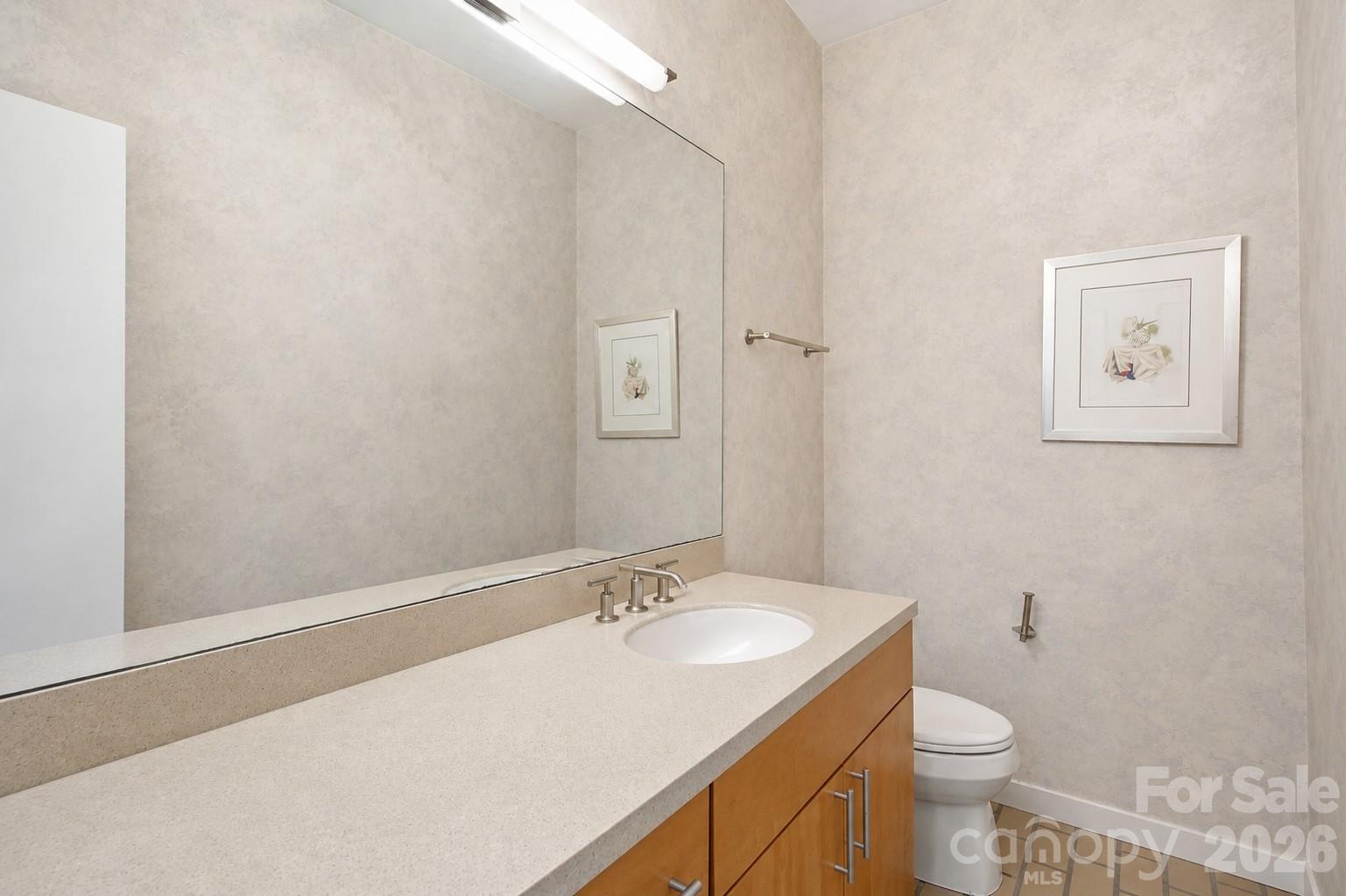 517 N Poplar Street Property Photo 17