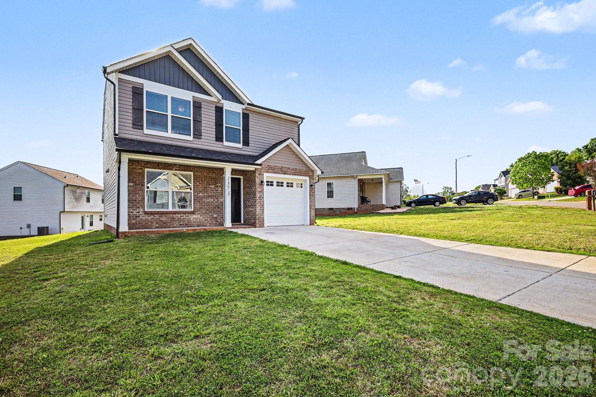 1573 Mayfair Drive Property Photo 2