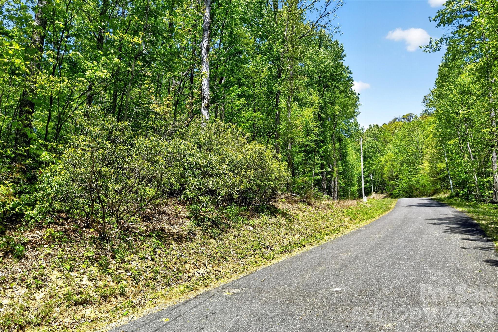 7 Gateway Parkway Property Photo 1